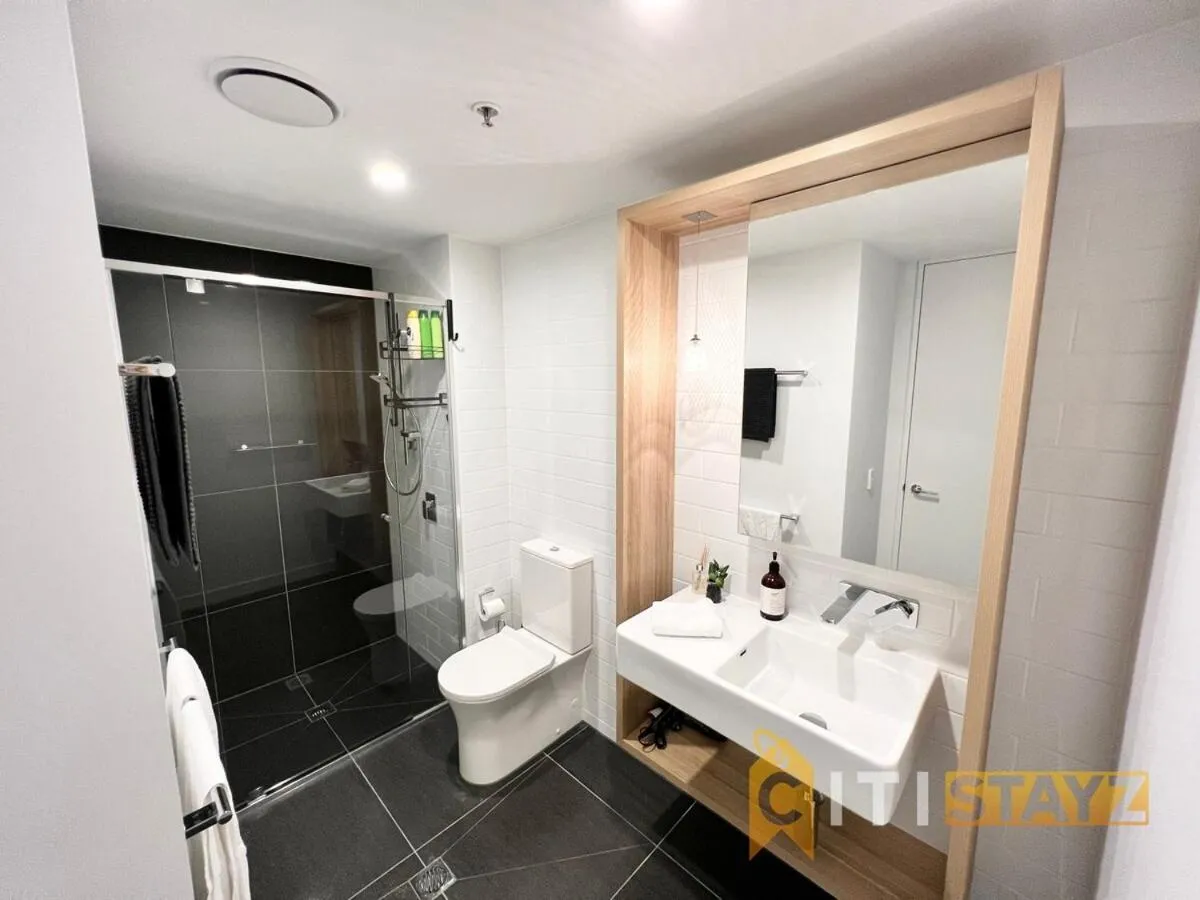 Light & Lovely in Canberra's CBD - 1BR Apt w/Carsp