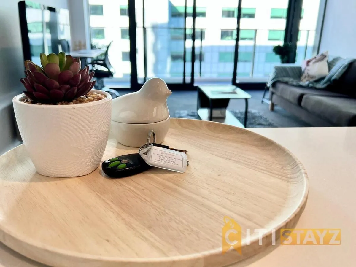 Light & Lovely in Canberra's CBD - 1BR Apt w/Carsp