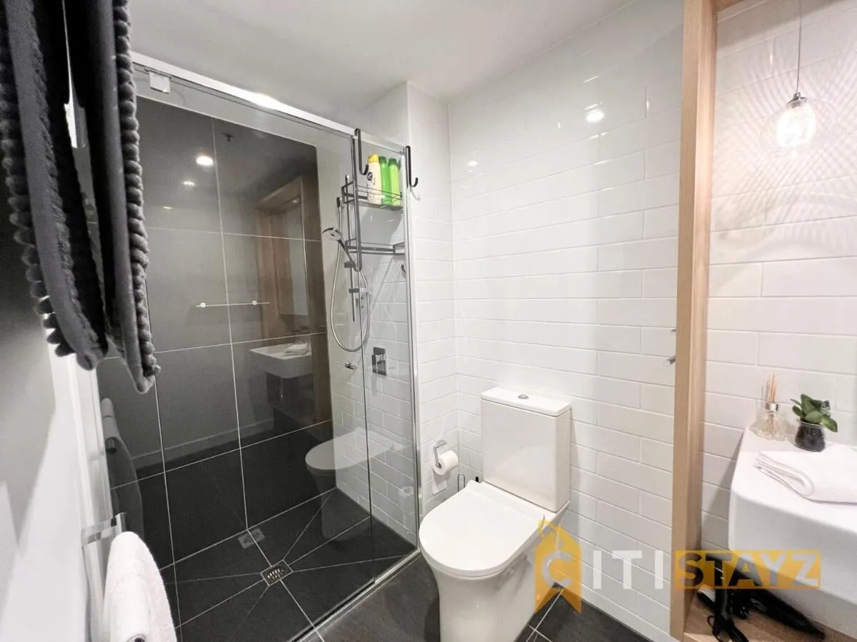 Light & Lovely in Canberra's CBD - 1BR Apt w/Carsp