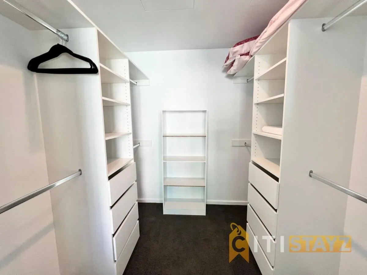 Light & Lovely in Canberra's CBD - 1BR Apt w/Carsp