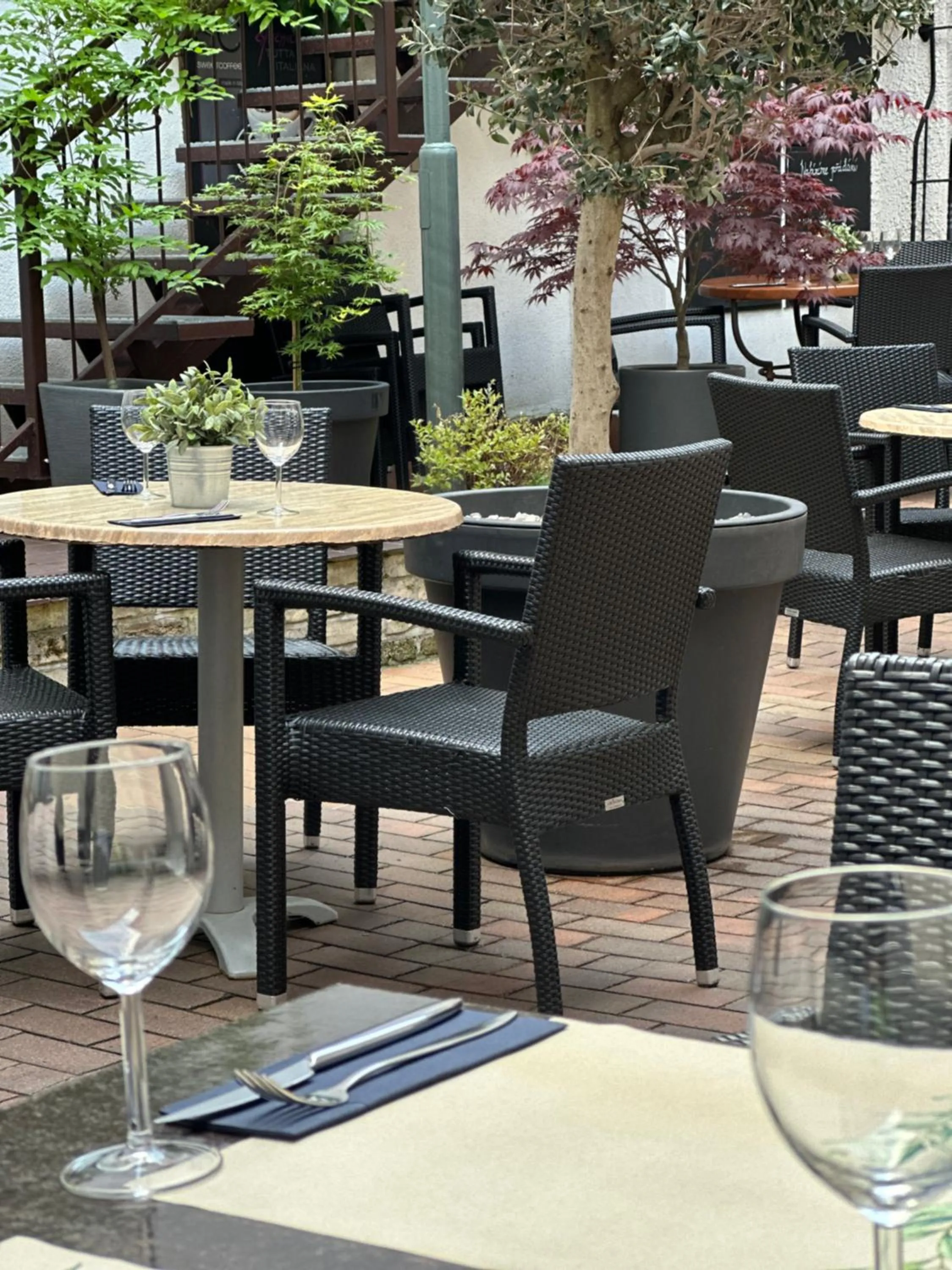 Restaurant/places to eat in Hotel Rango