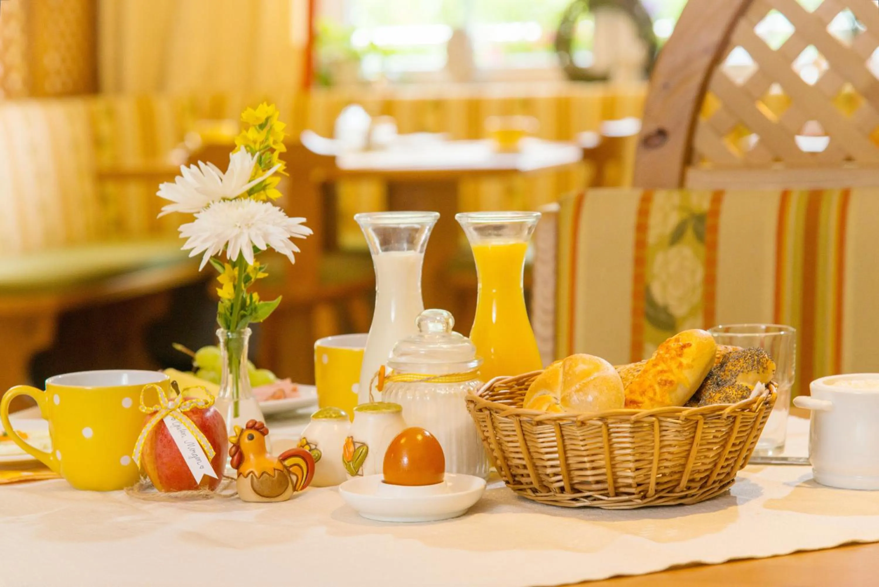 Buffet breakfast in Hubengut Bed and Breakfast