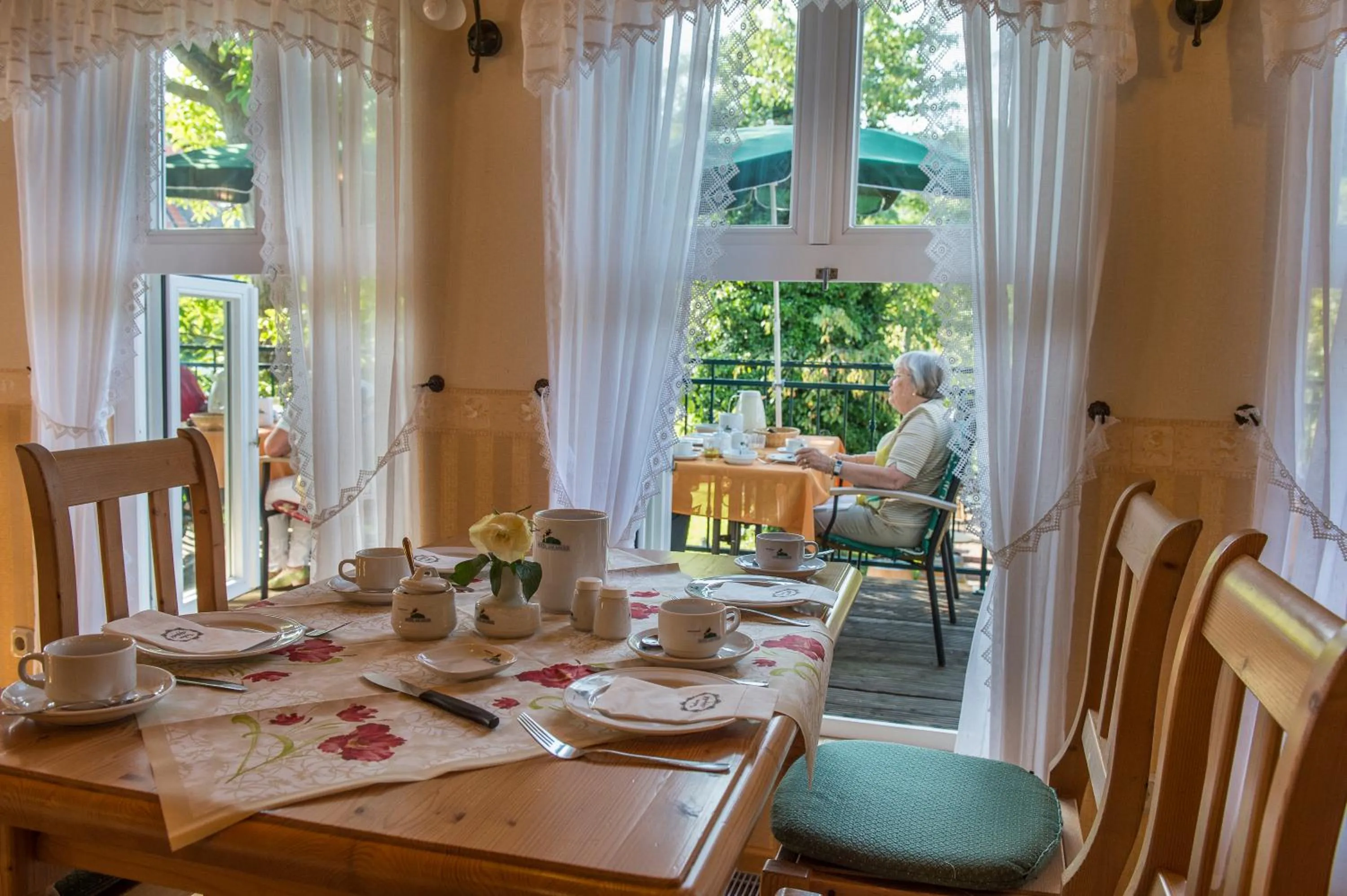 Restaurant/places to eat in Am Anger