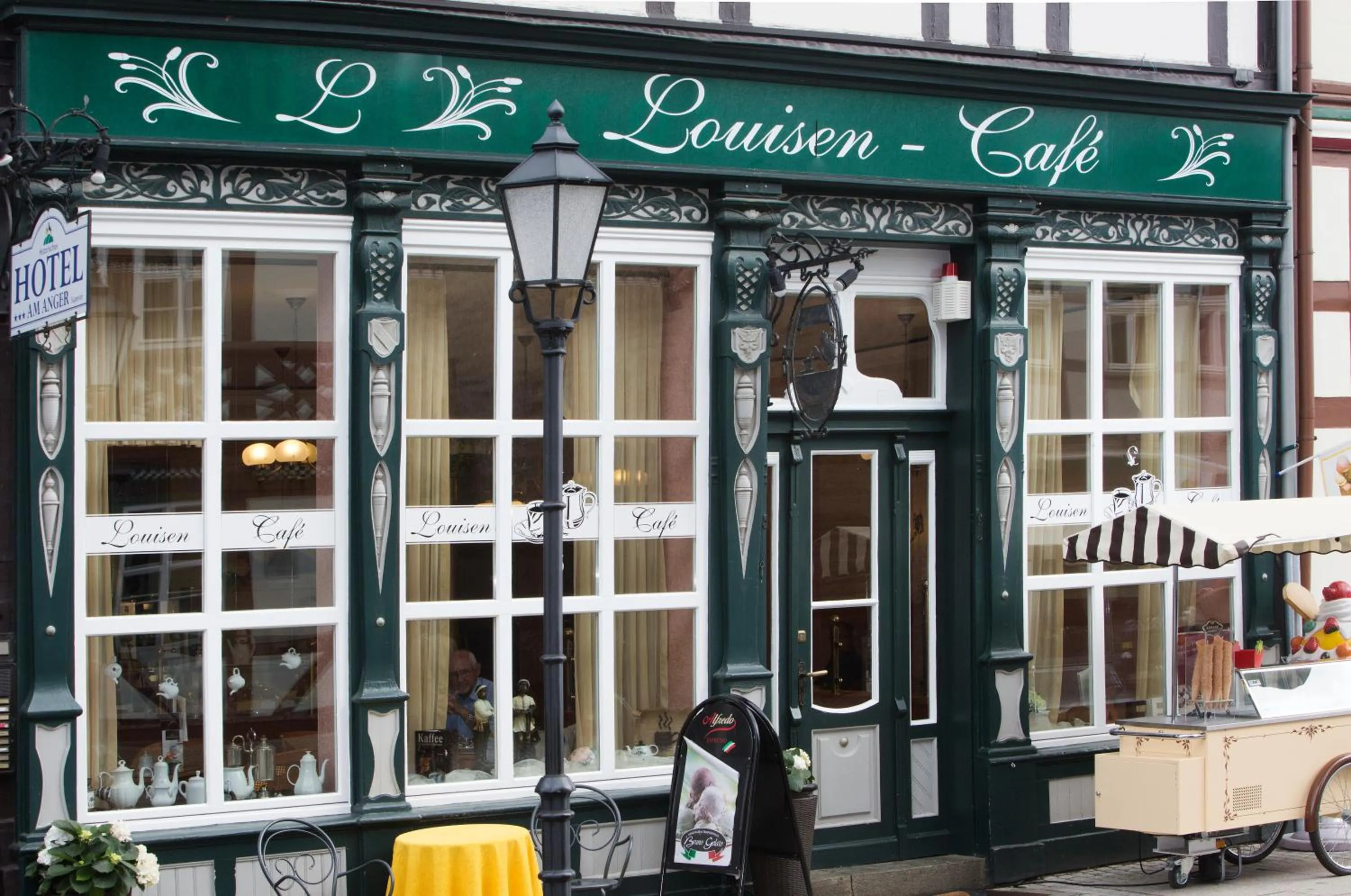 Facade/entrance in Am Anger