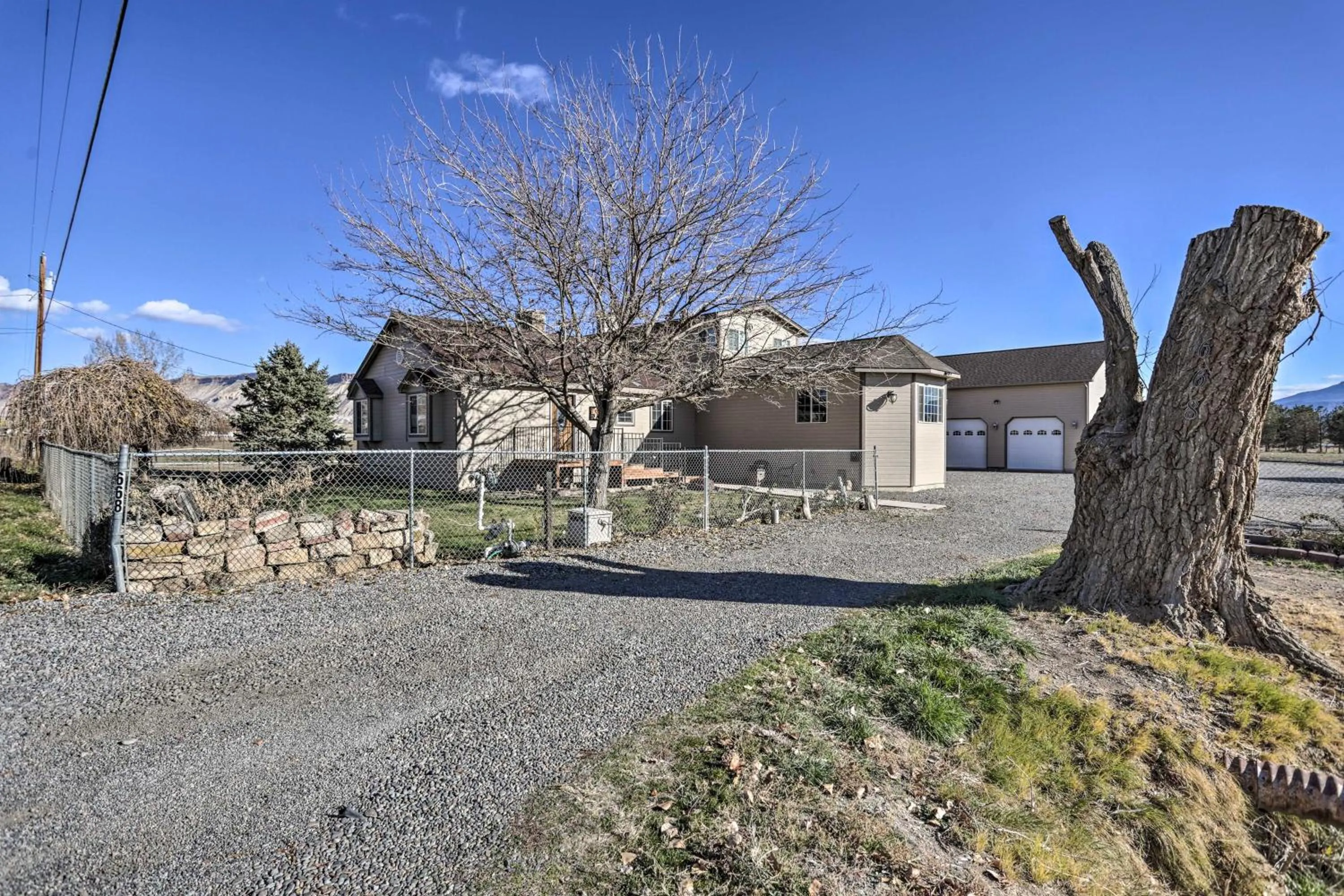 The Vineyard Country Farm Home at Grand Valley