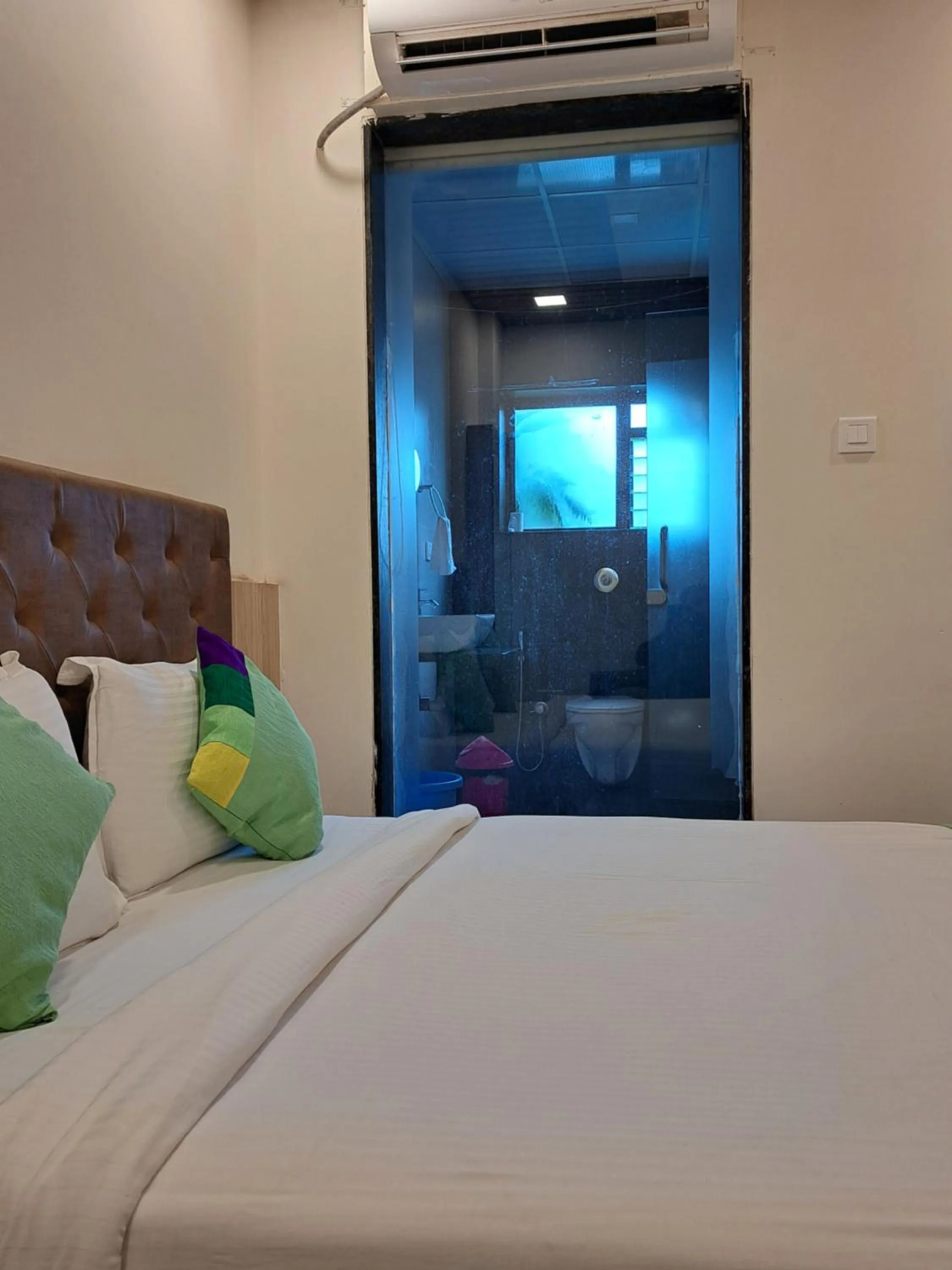 Bathroom, Bed in ONELLA REGENCY