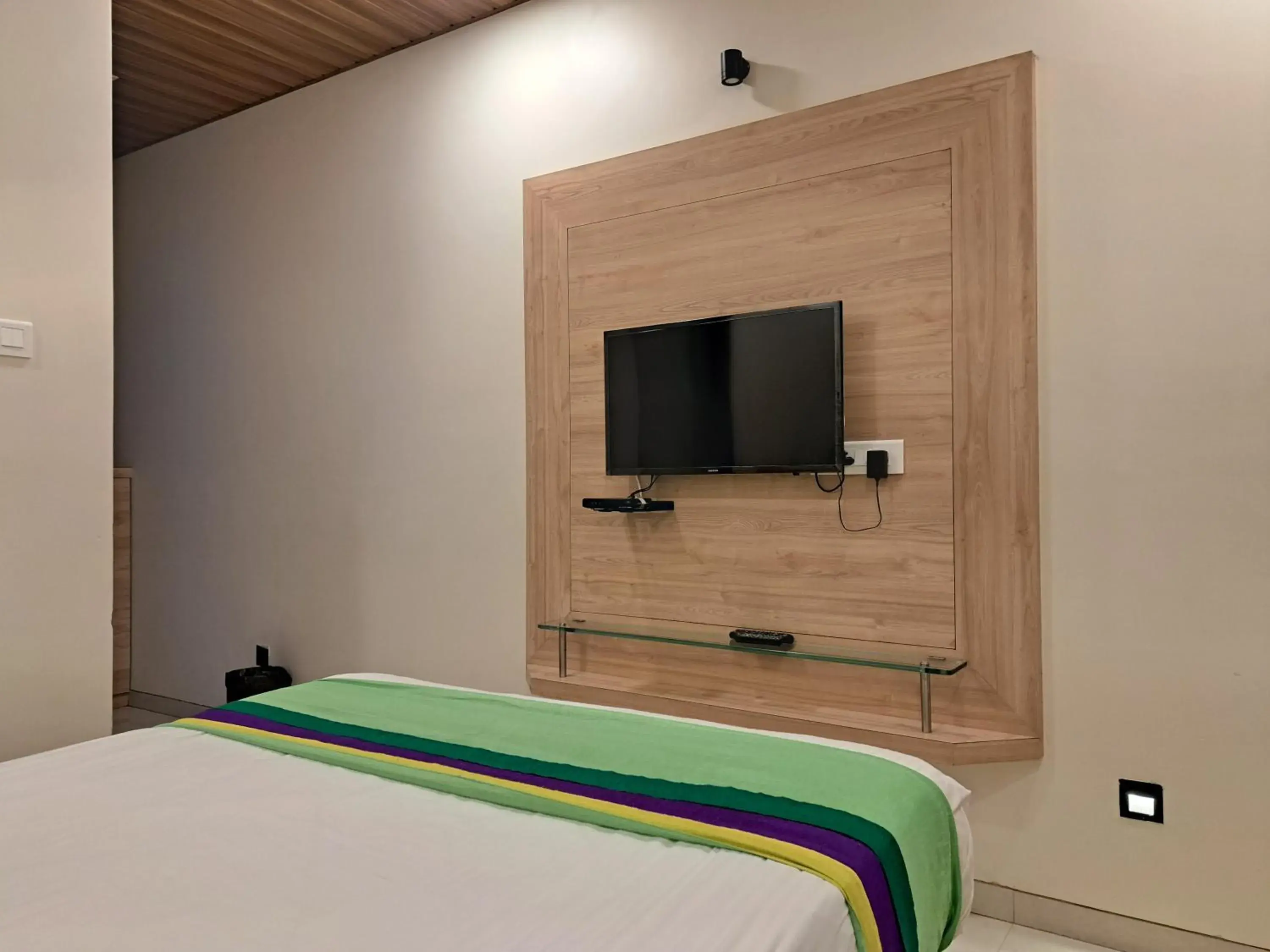 Bed in ONELLA REGENCY Bed in ONELLA REGENCY