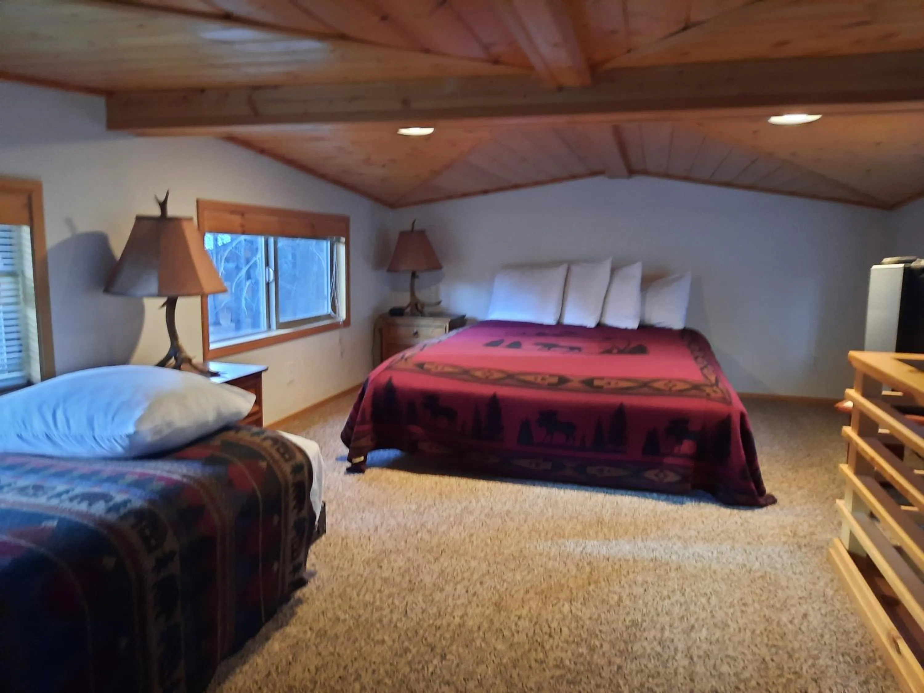 Bed in Willamette Pass Inn & Chalets