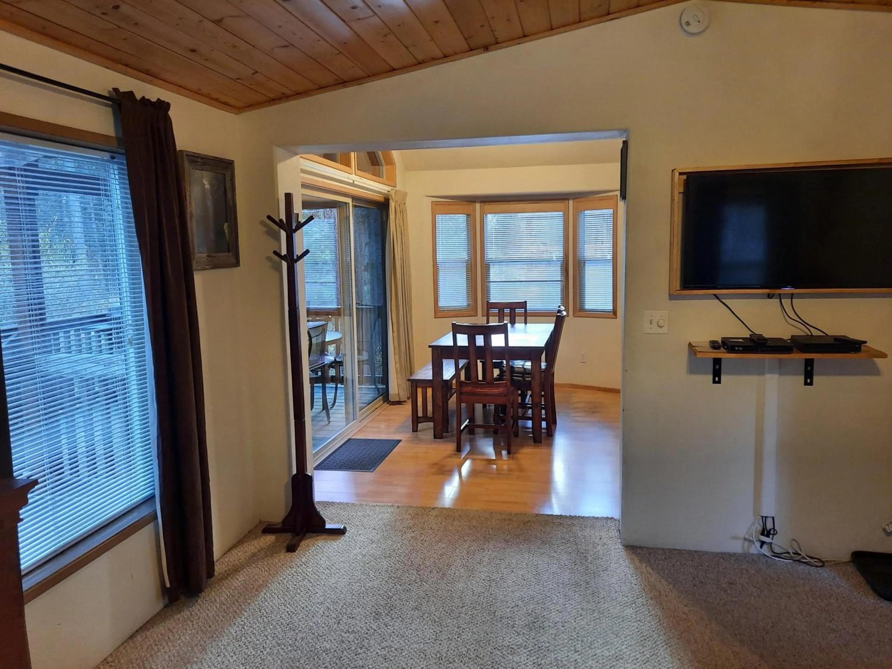 Willamette Pass Inn & Chalets