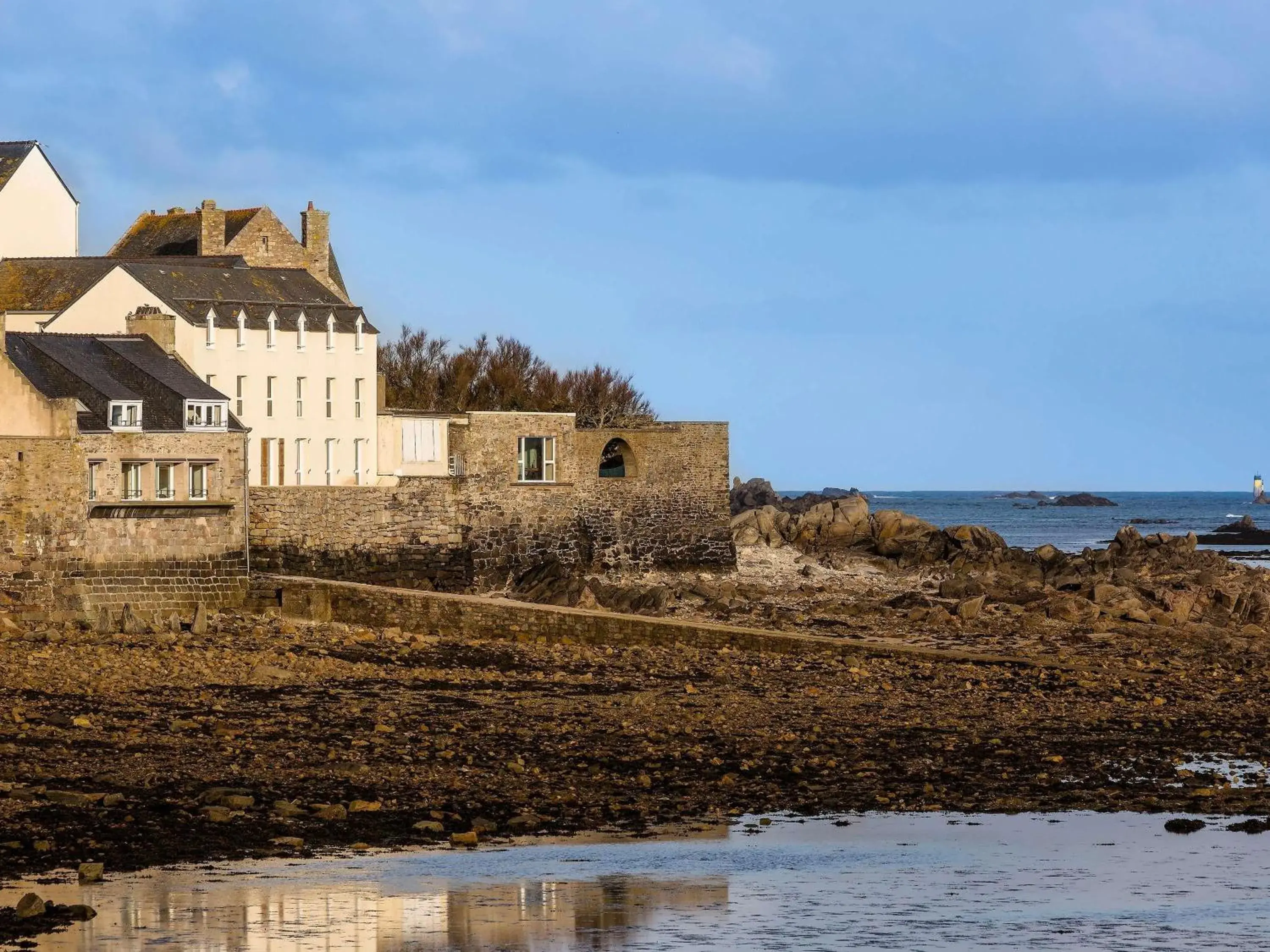 Property building in Ibis Roscoff Bord de Mer Property building in Ibis Roscoff Bord de Mer