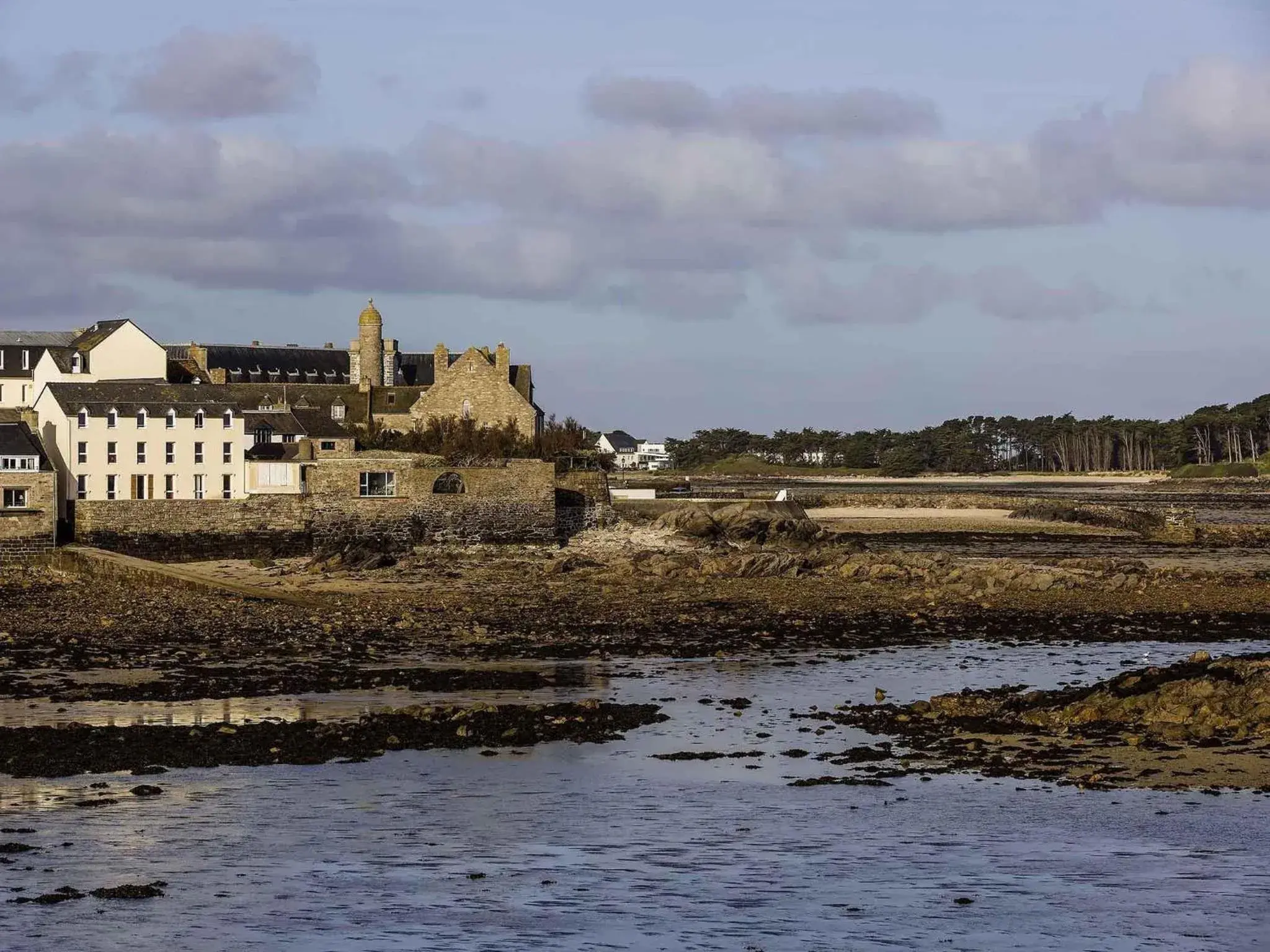 Property building in Ibis Roscoff Property building in Ibis Roscoff