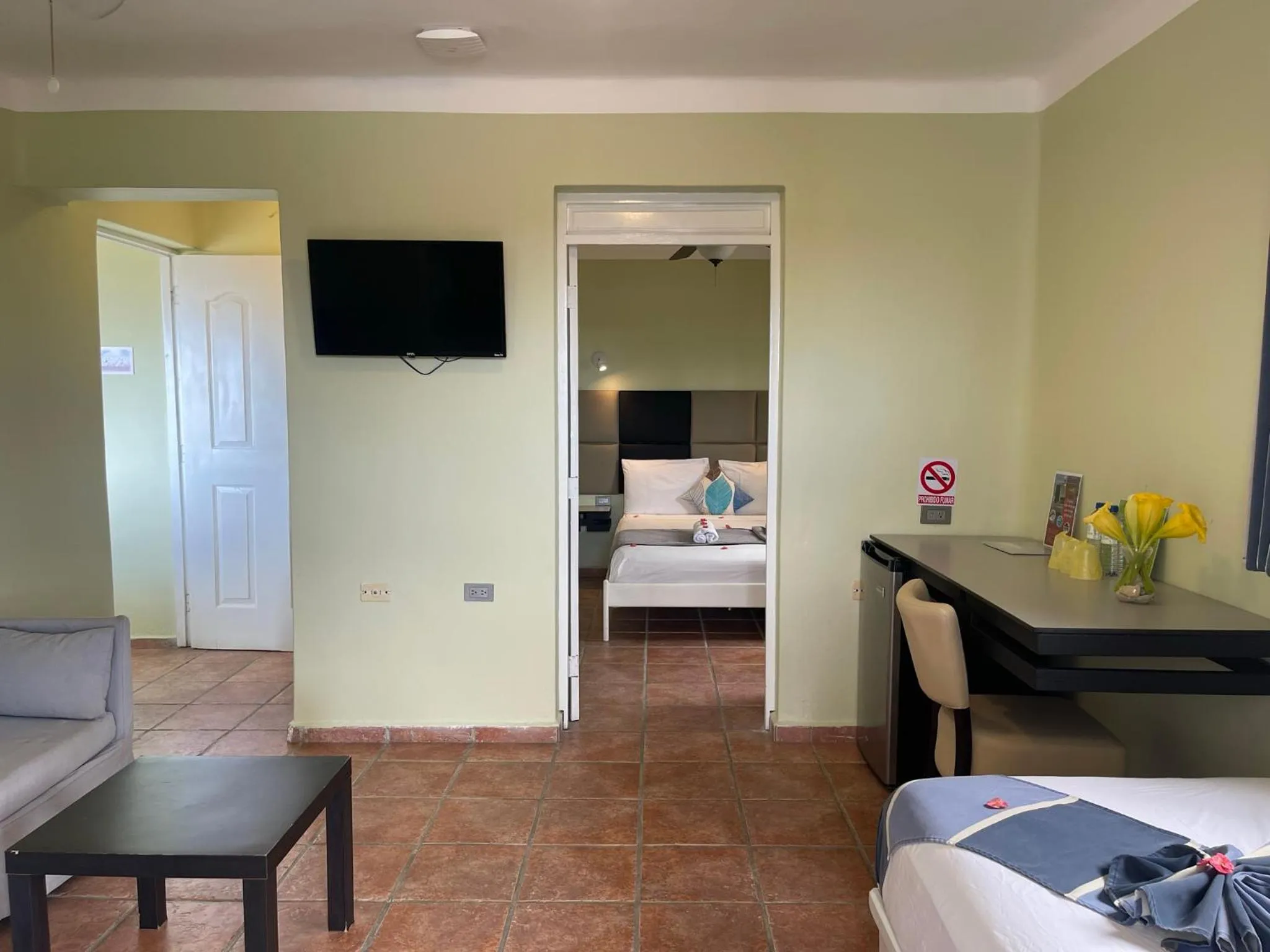 Living room, Bed in Villa Iguana