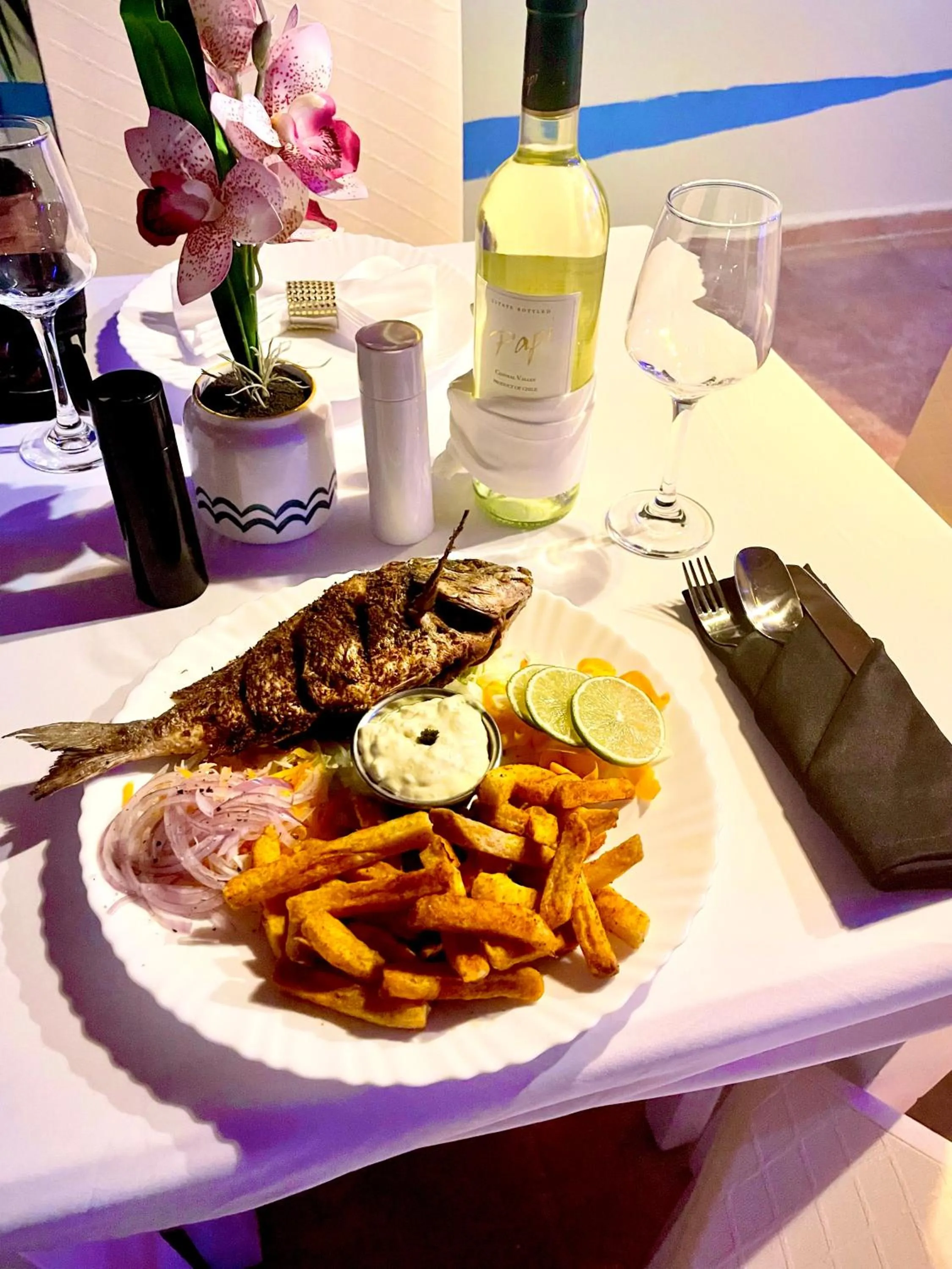 Restaurant/places to eat in Villa Iguana