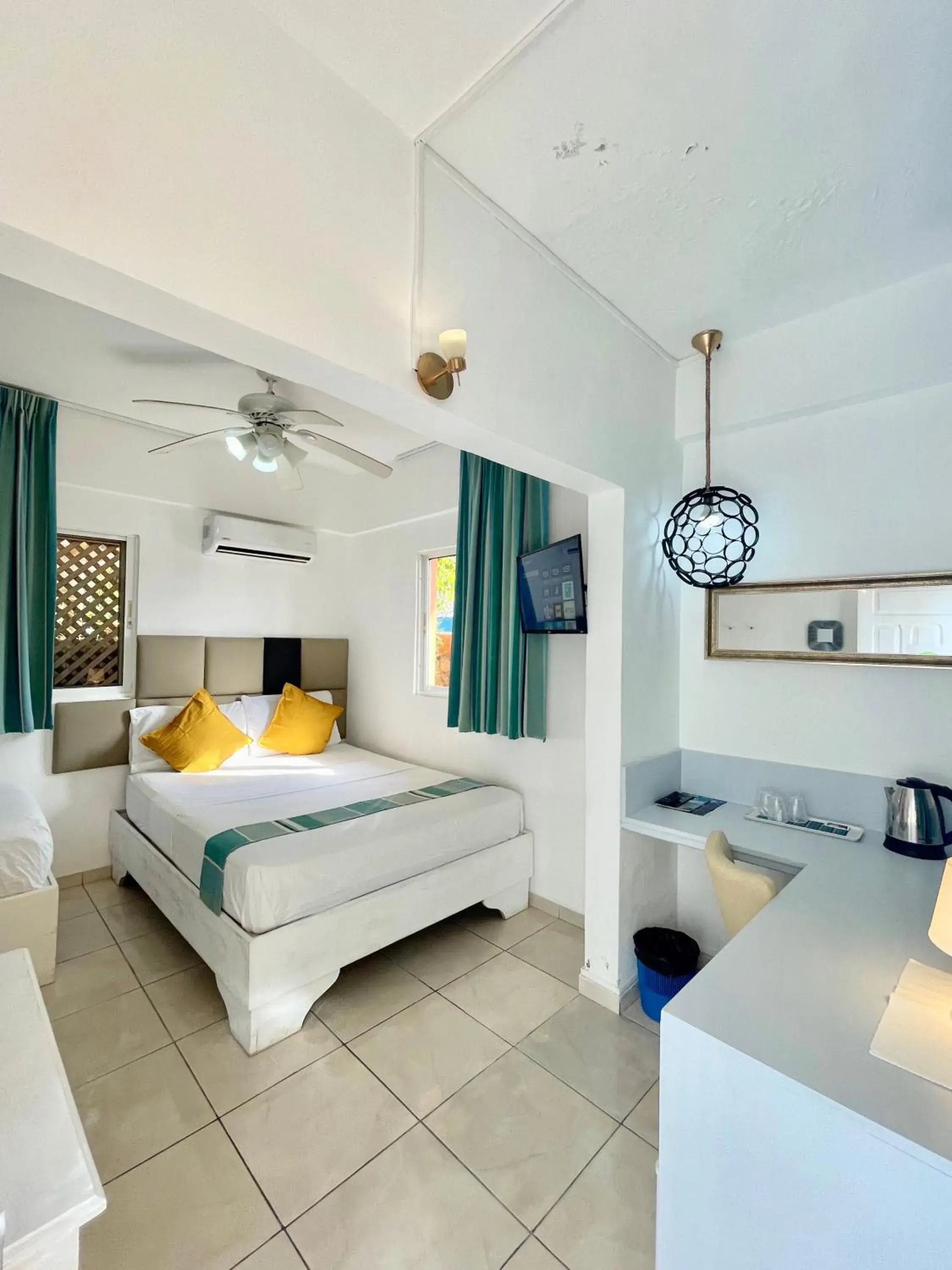 Basic Triple Room - single occupancy in Villa Iguana Basic Triple Room - single occupancy in Villa Iguana