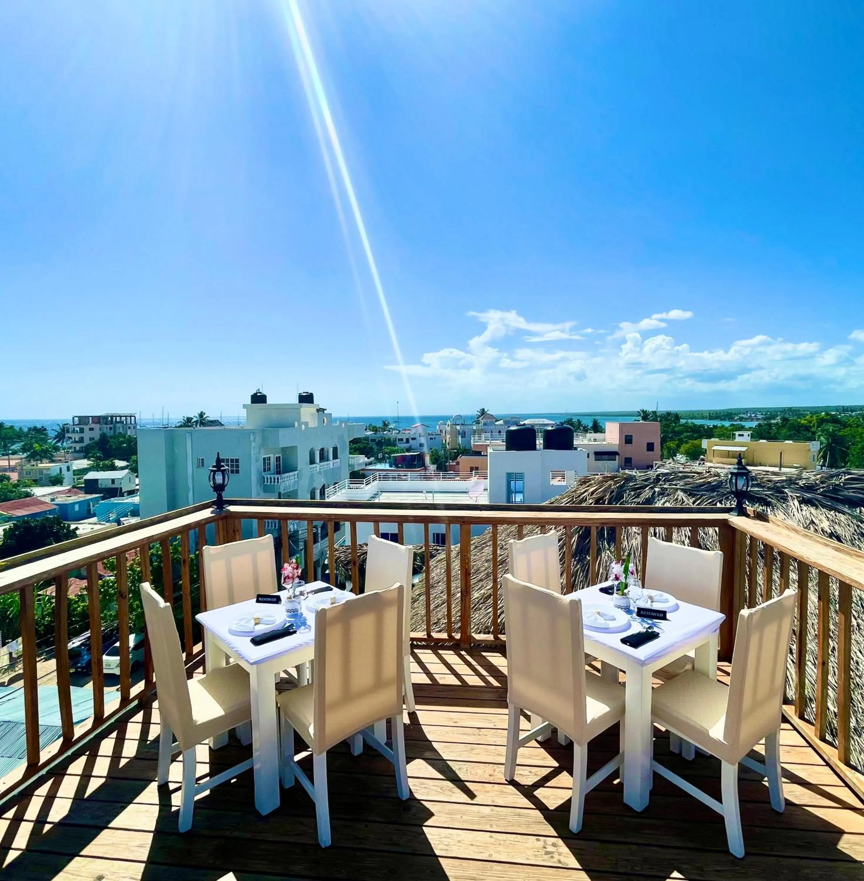 Restaurant/places to eat in Villa Iguana