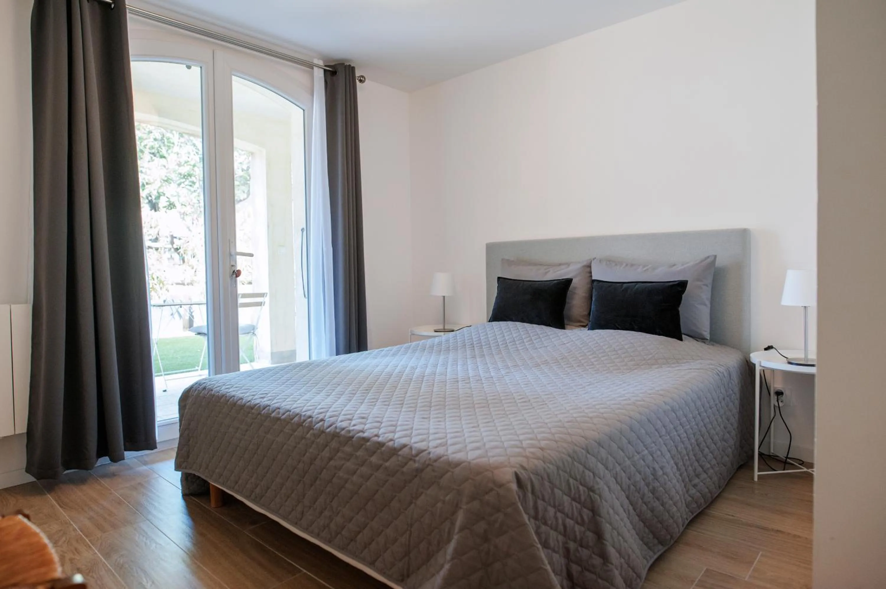 Patio, Bed in Le Solaret Famille