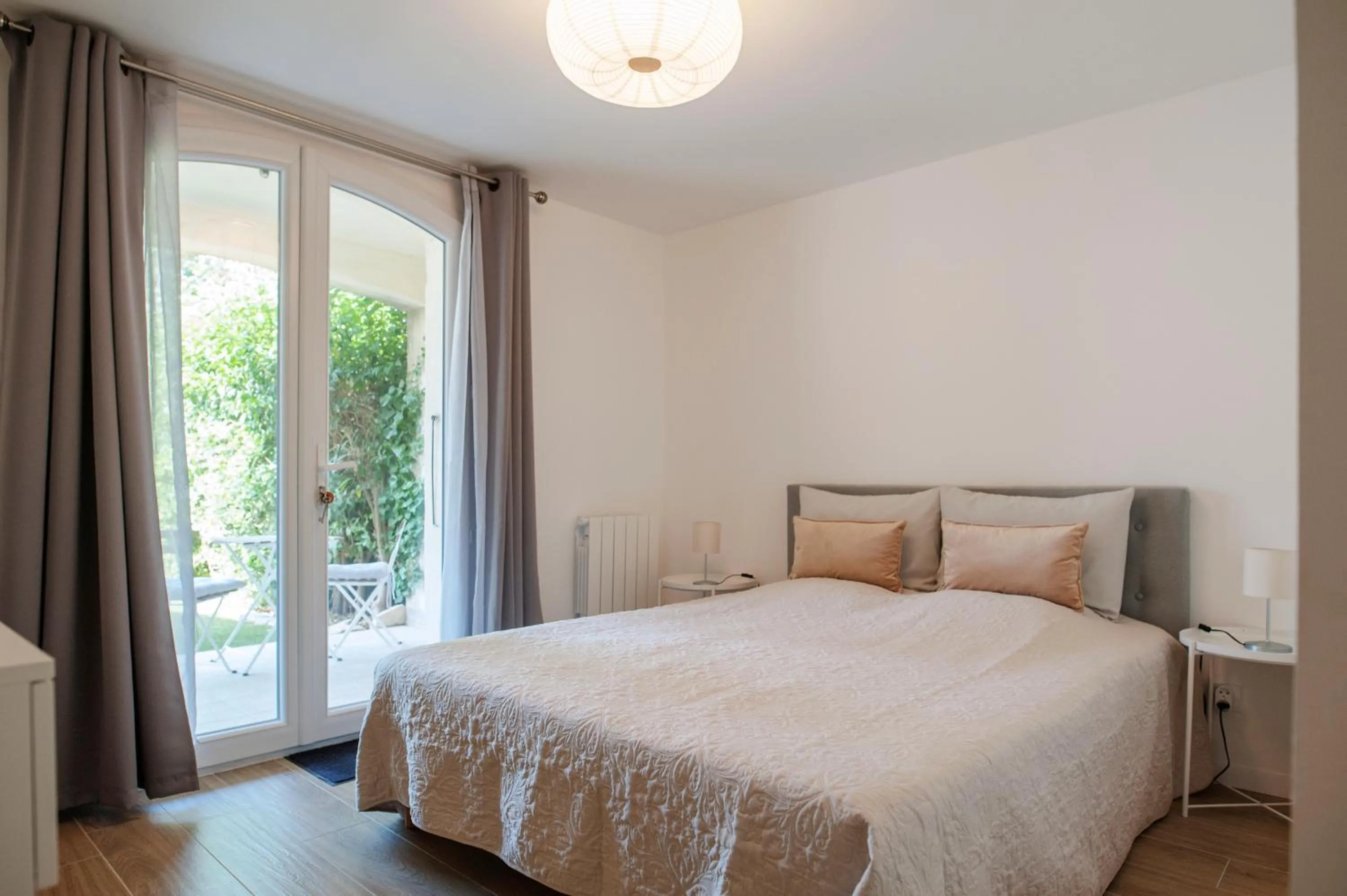 Patio, Bed in Le Solaret Famille