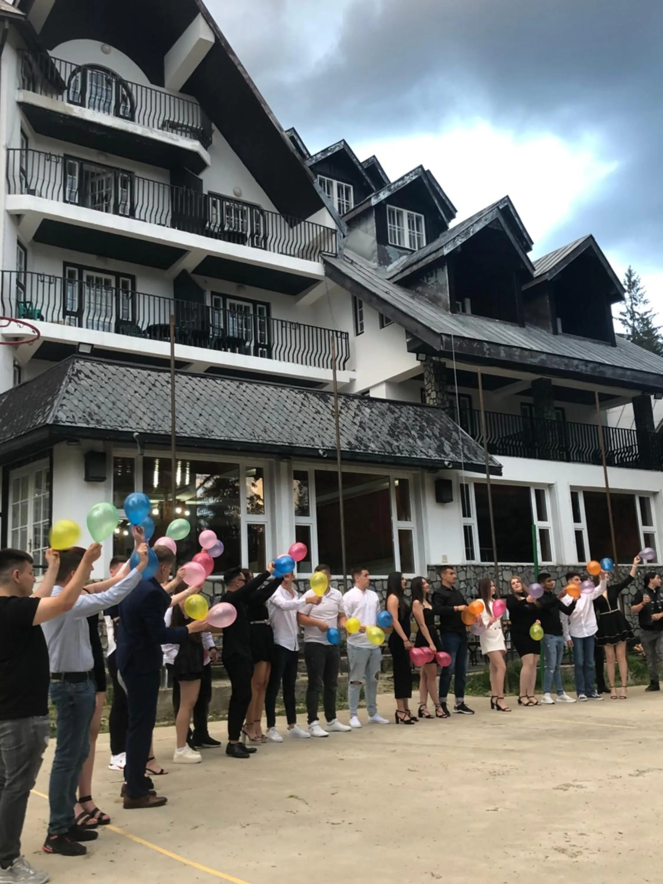 group of guests in Mountain Breeze