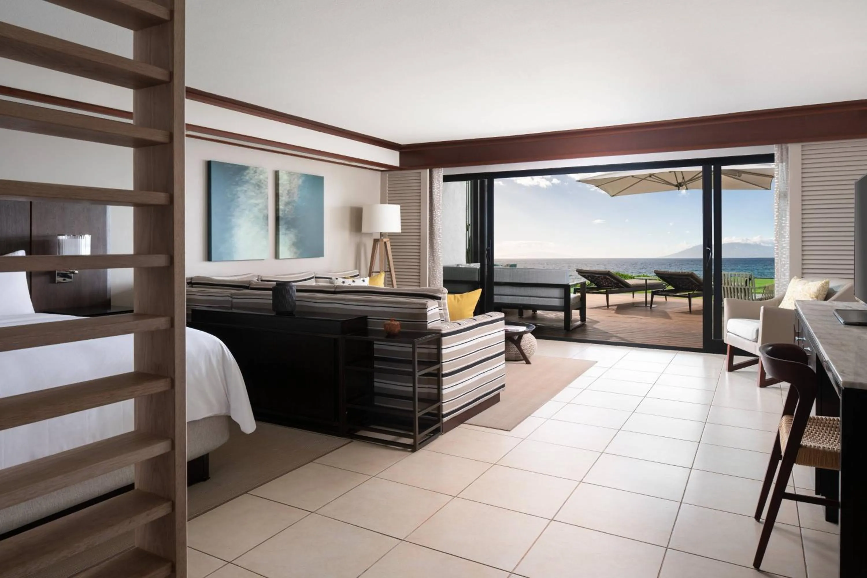 Photo of the whole room, Bed in Wailea Beach Resort - Marriott, Maui