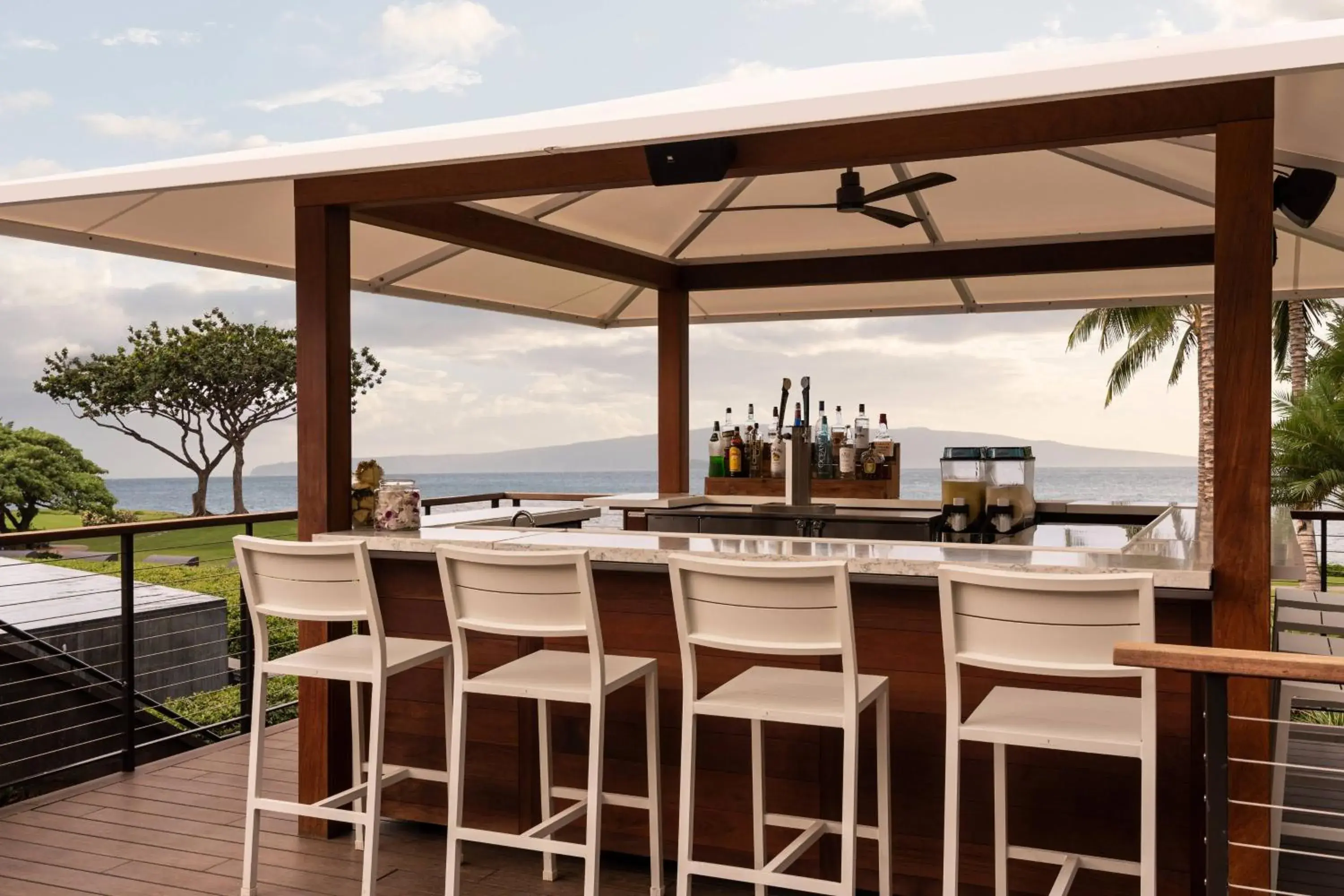 Lounge or bar in Wailea Beach Resort - Marriott, Maui Lounge or bar in Wailea Beach Resort - Marriott, Maui