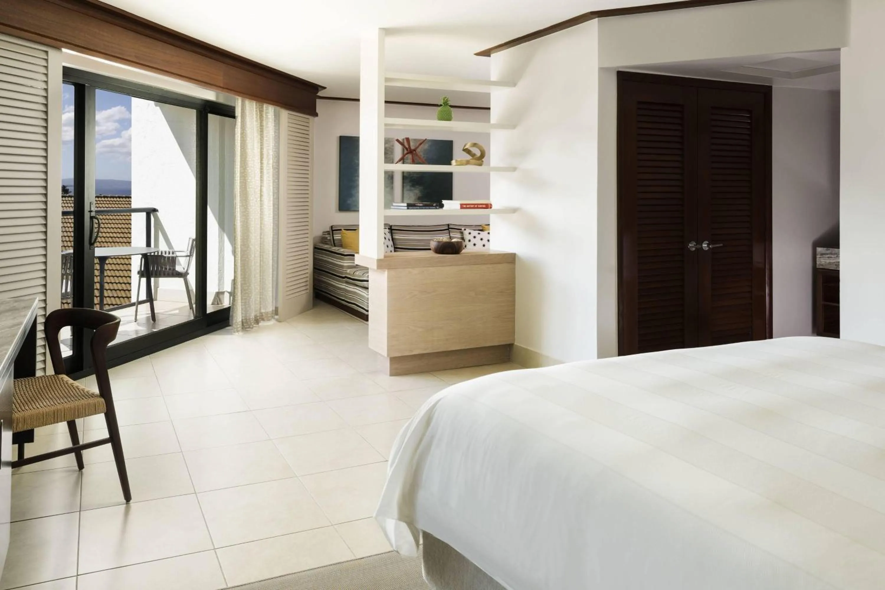 Photo of the whole room, Bed in Wailea Beach Resort - Marriott, Maui