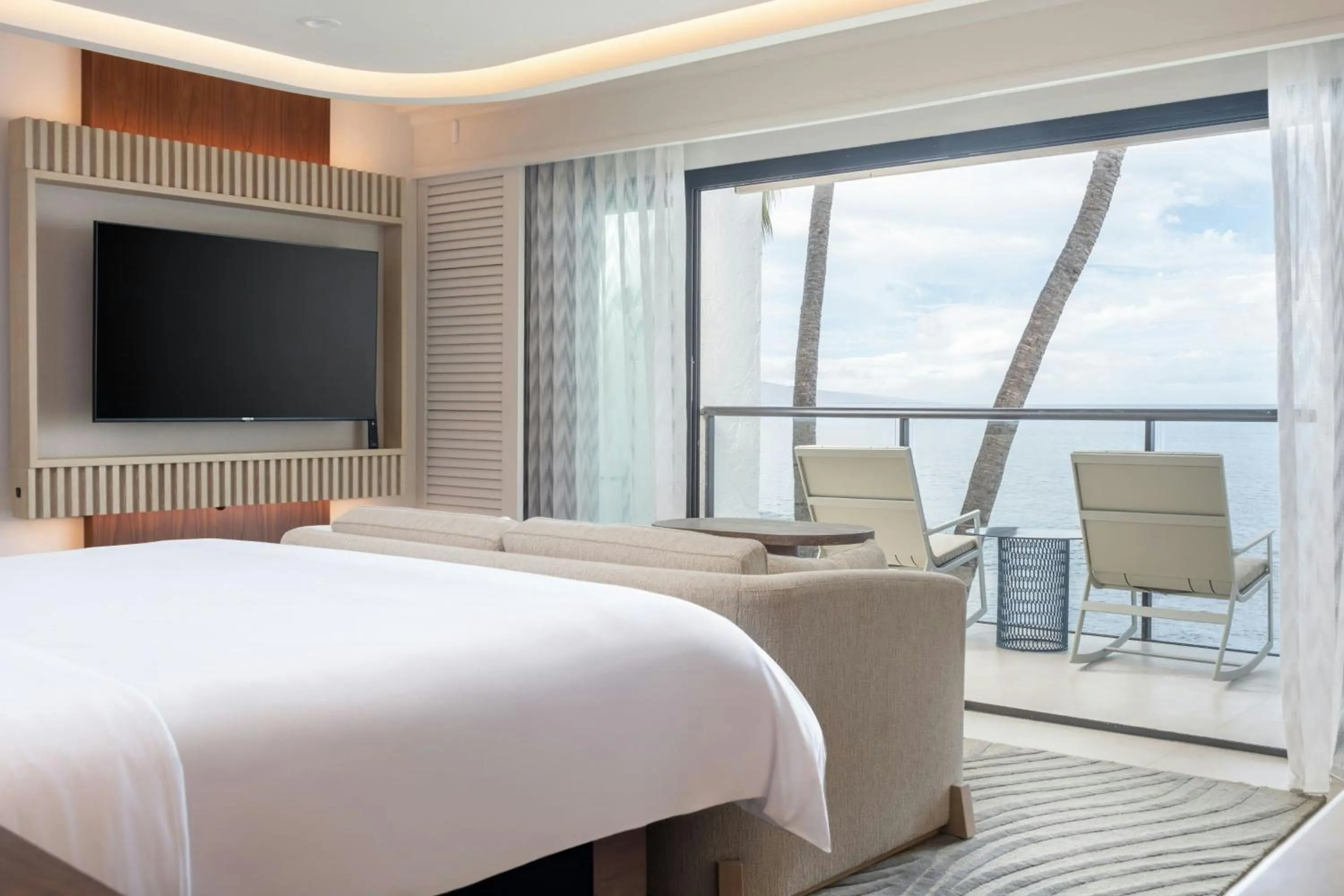 Bedroom, Bed in Wailea Beach Resort - Marriott, Maui