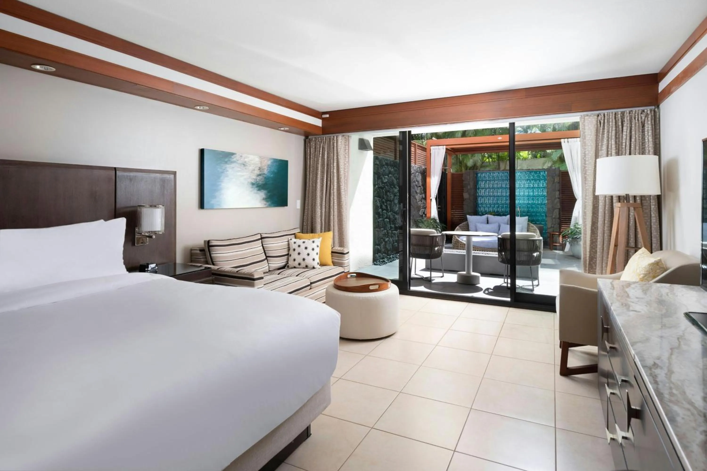 Photo of the whole room, Bed in Wailea Beach Resort - Marriott, Maui