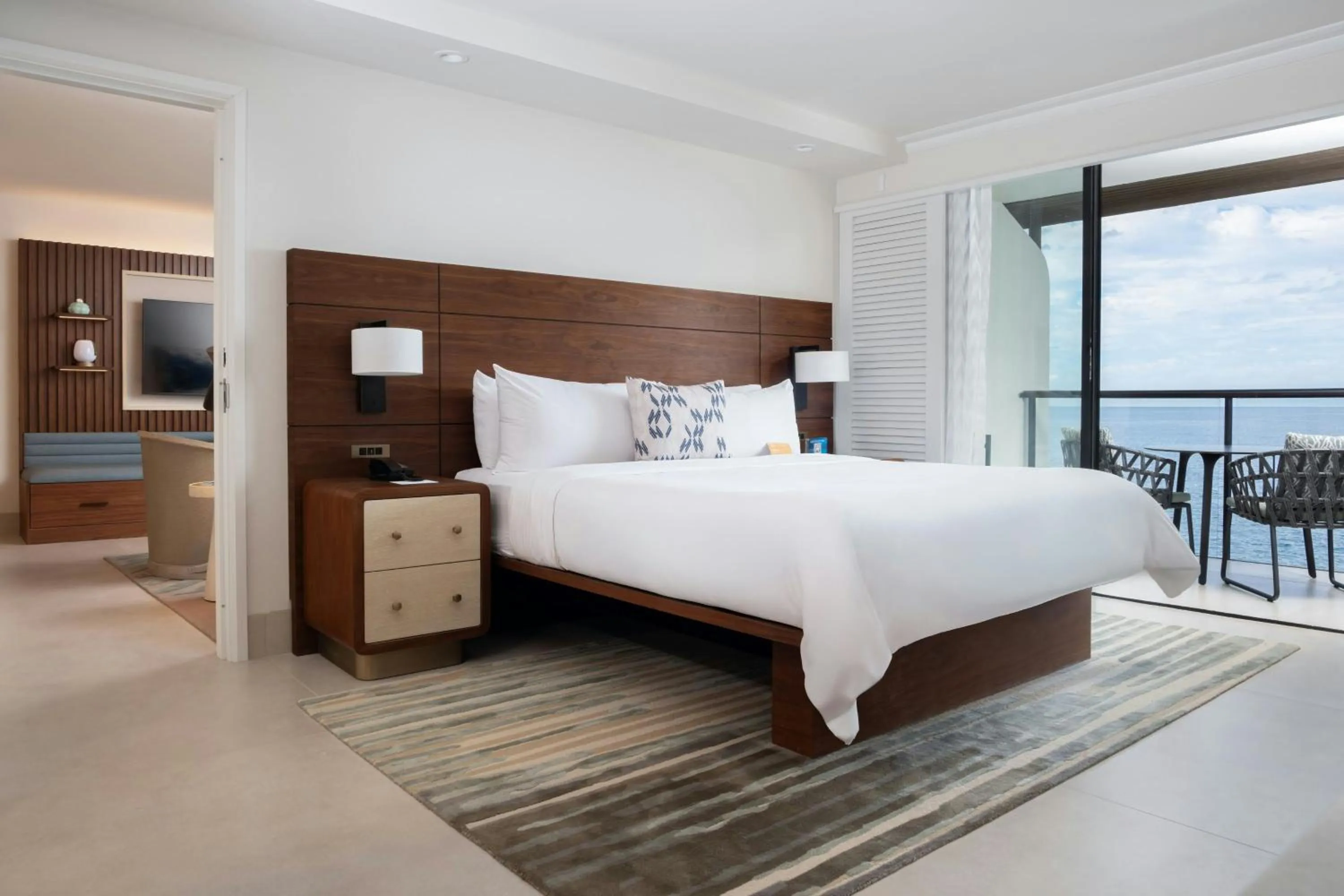 Photo of the whole room, Bed in Wailea Beach Resort - Marriott, Maui