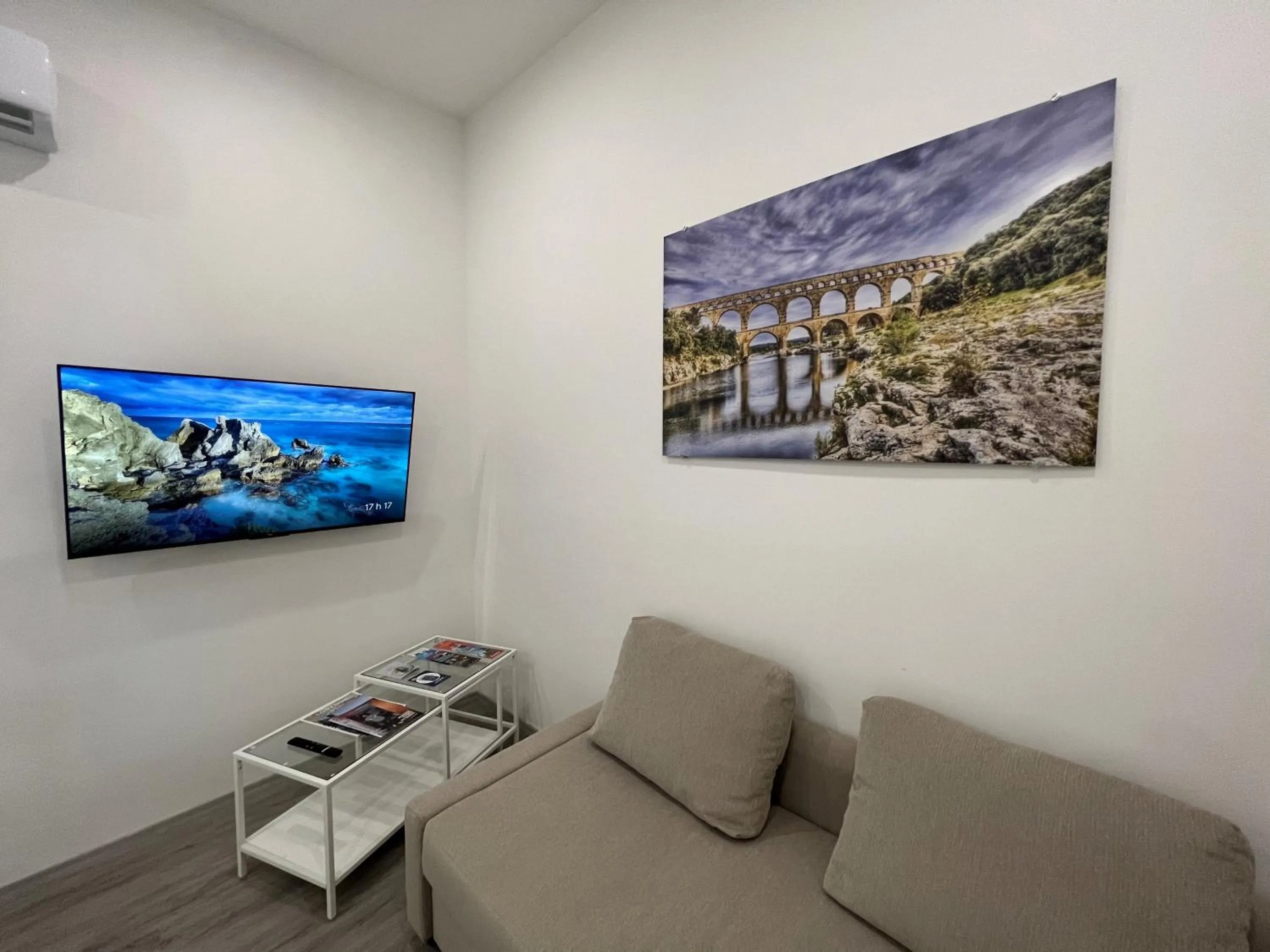 TV and multimedia in Hotel Majestic