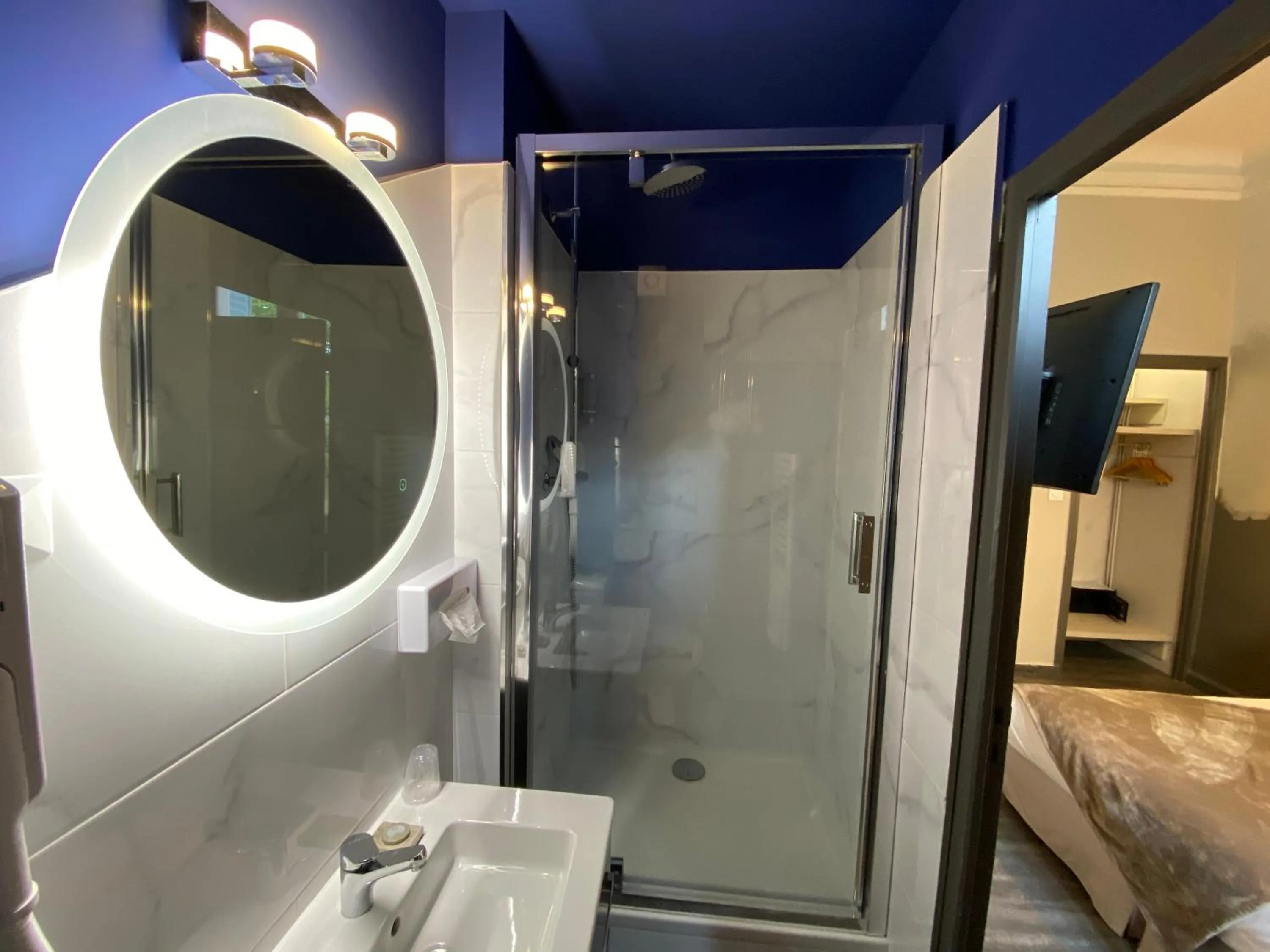 Shower in Hotel Majestic