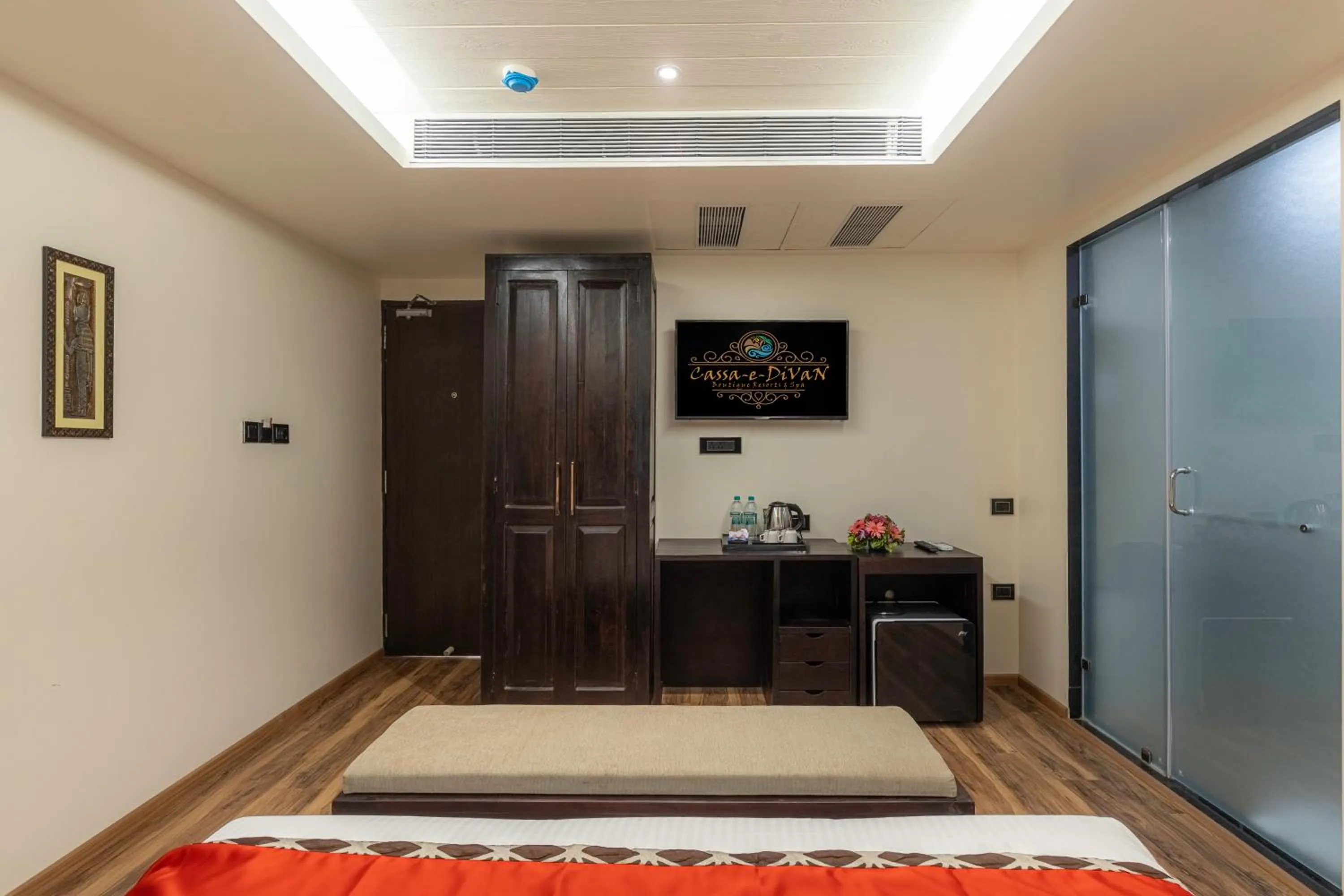 Photo of the whole room in Divan Clarks Inn Goa