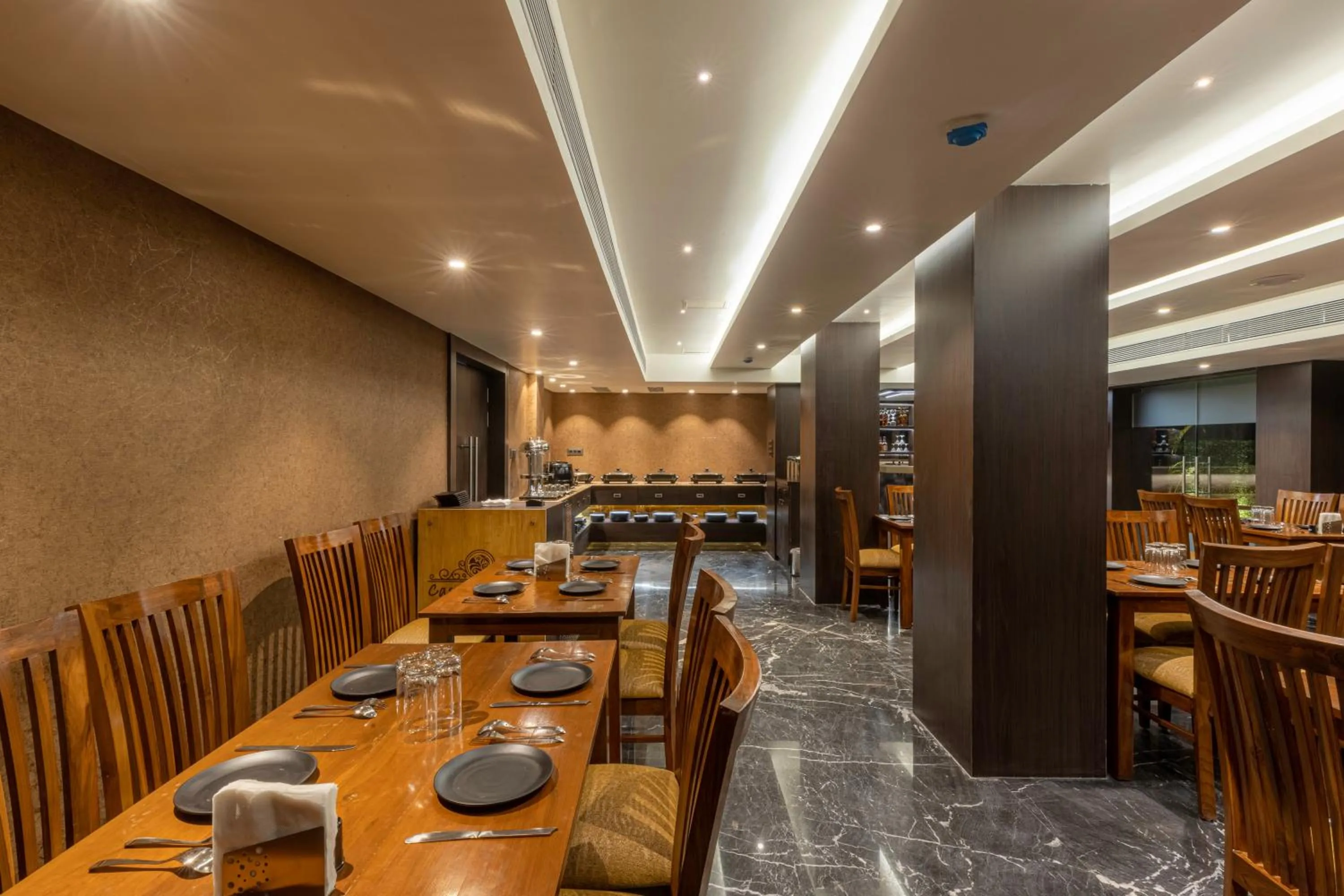 Restaurant/places to eat in Divan Clarks Inn Goa