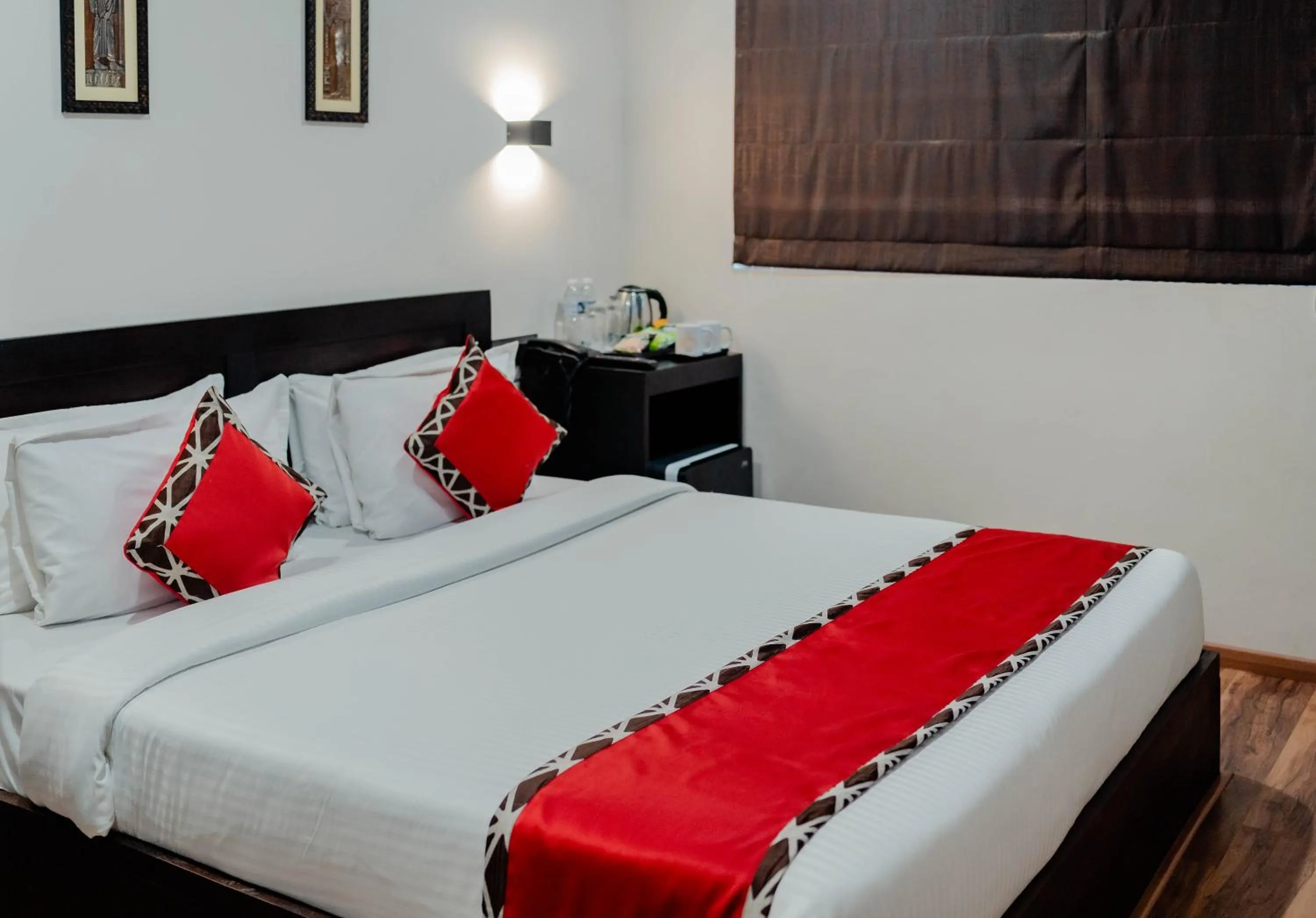 Bedroom, Bed in Divan Clarks Inn Goa