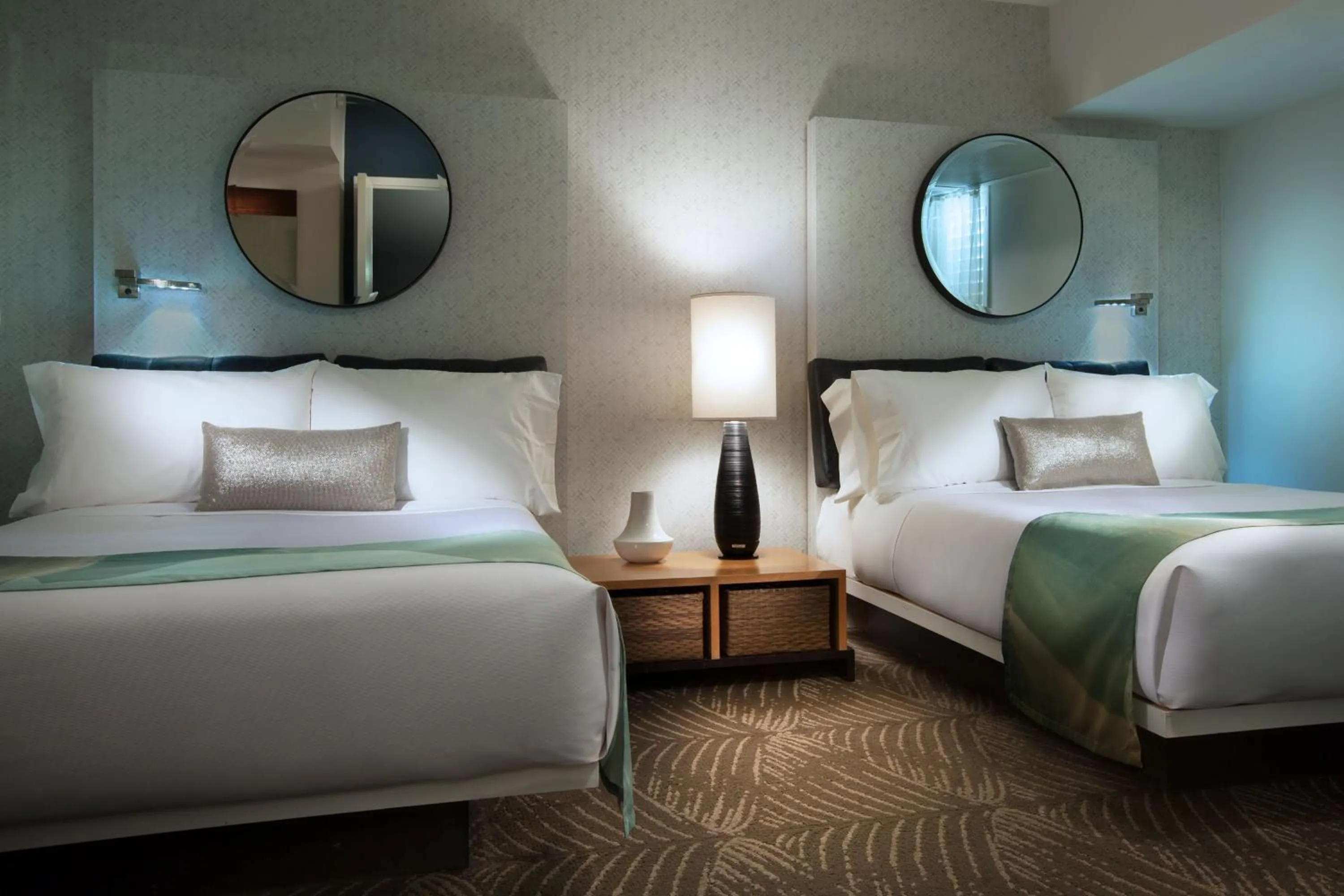 Bedroom, Bed in W Los Angeles – West Beverly Hills