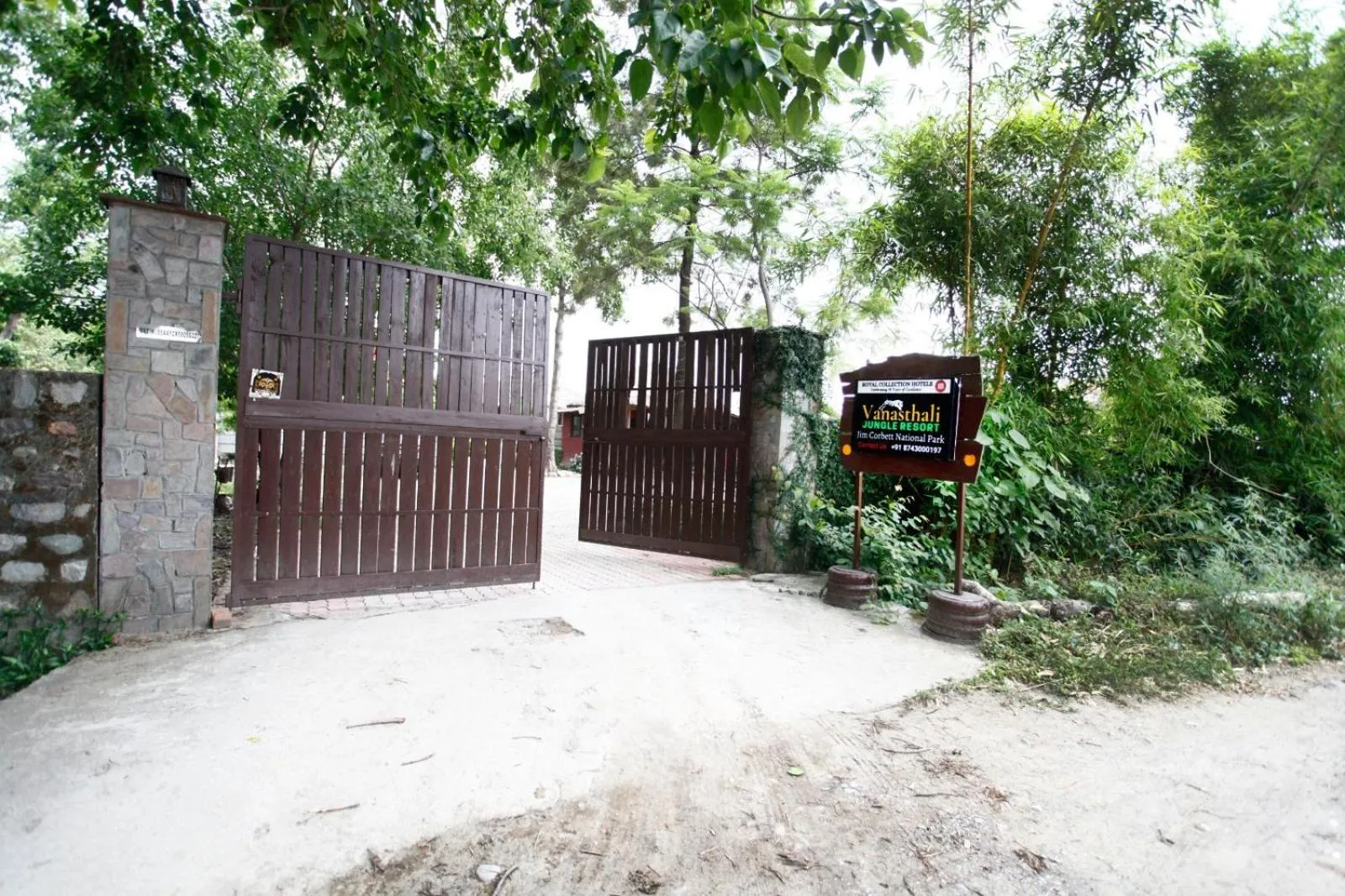 Facade/entrance in Vanasthali Jungle Resort Jim Corbett