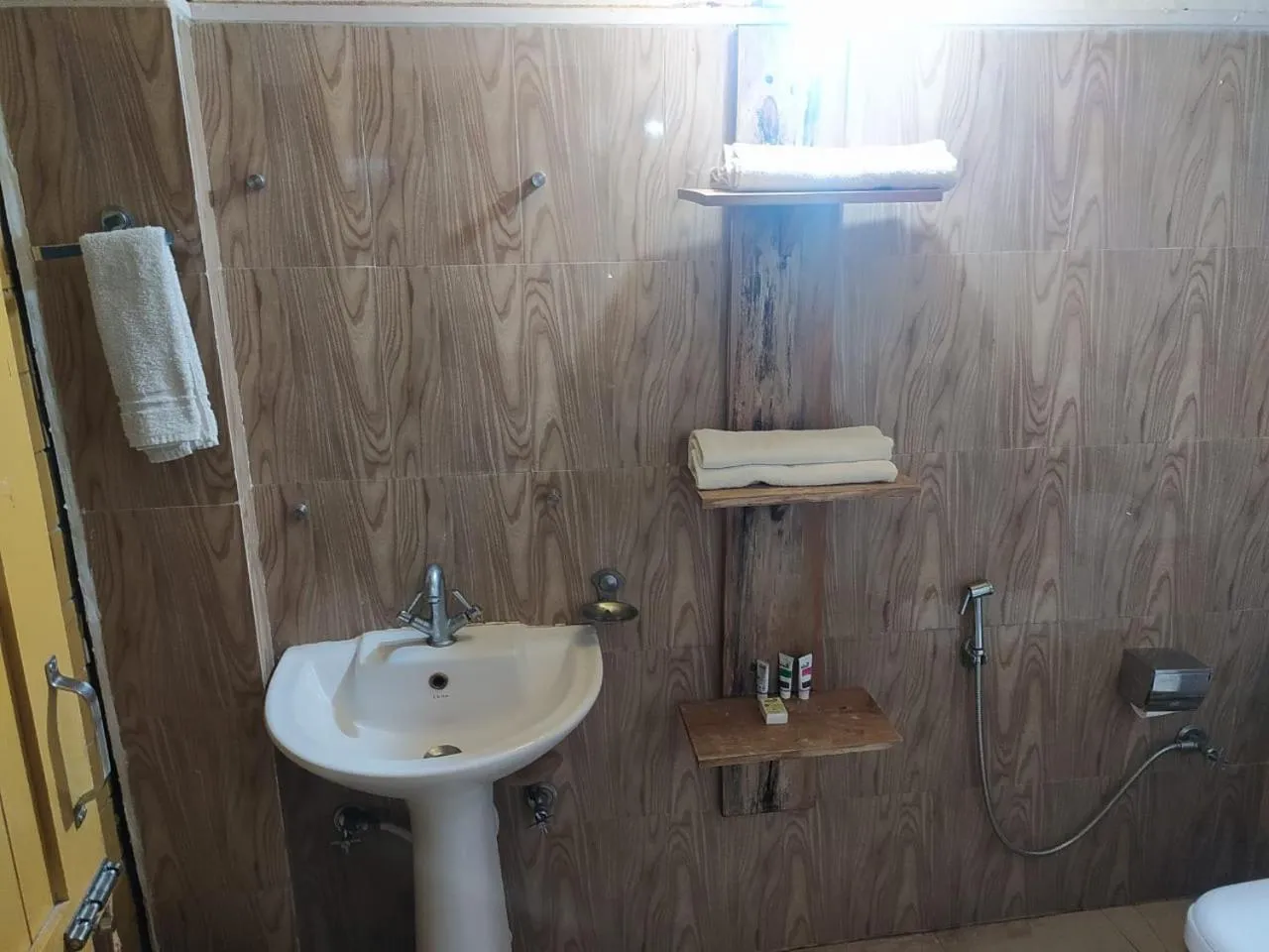 Bathroom in Vanasthali Jungle Resort Jim Corbett