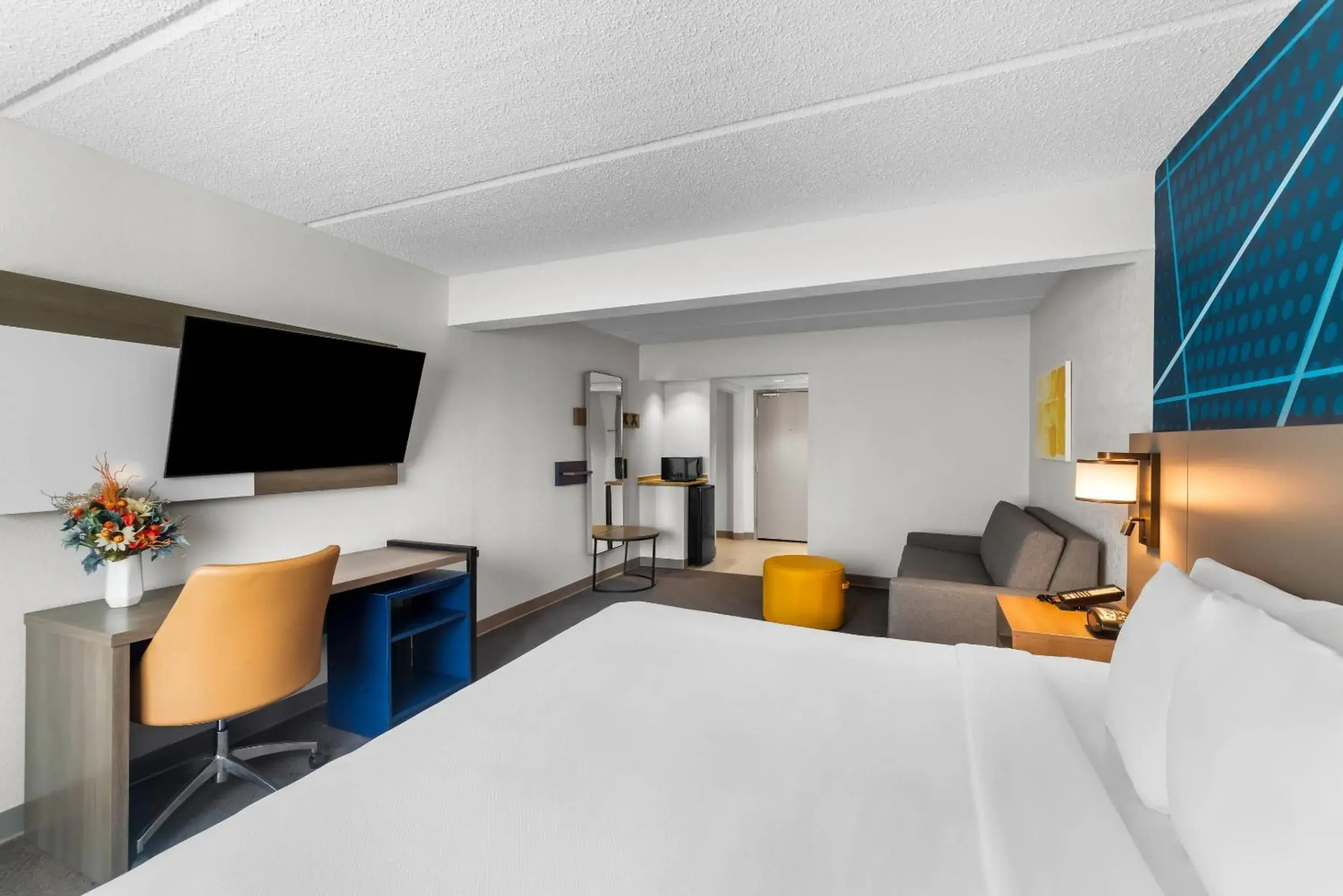 Bedroom, Bed in Comfort Suites Austin Airport Bedroom, Bed in Comfort Suites Austin Airport