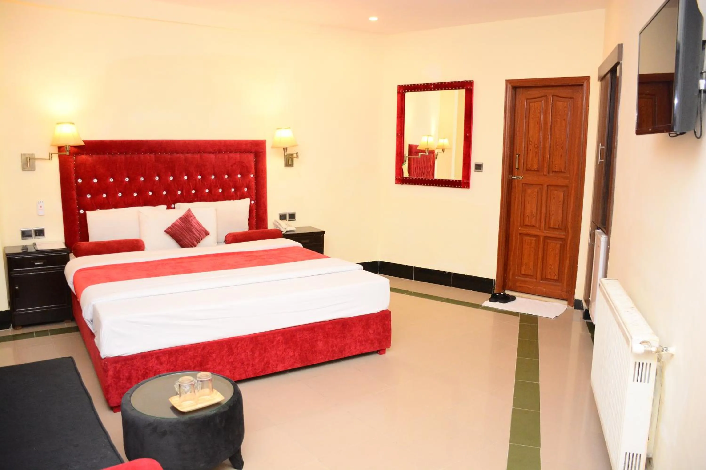 Photo of the whole room, Bed in Move-N-Pick Murree