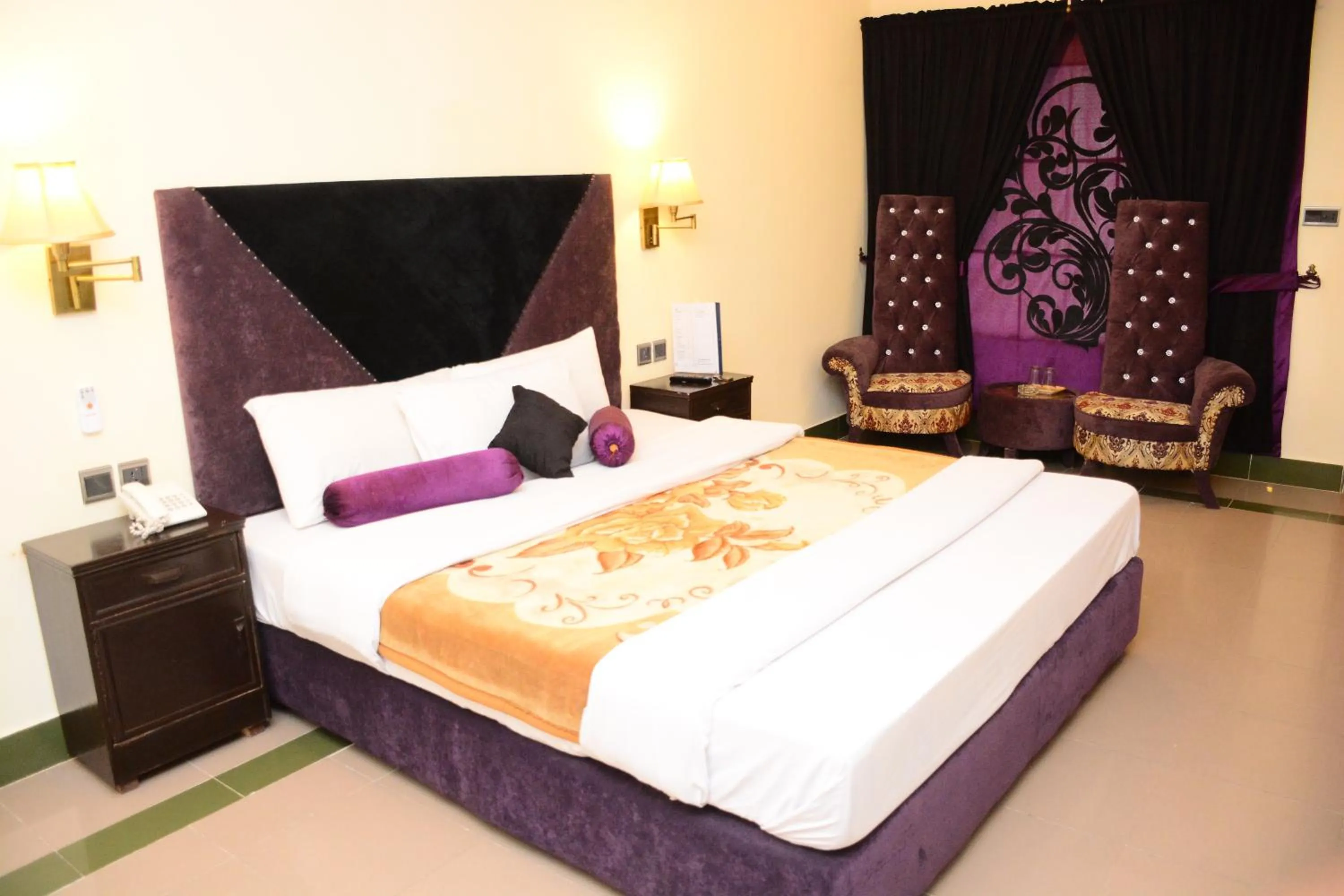 Photo of the whole room, Bed in Move-N-Pick Murree
