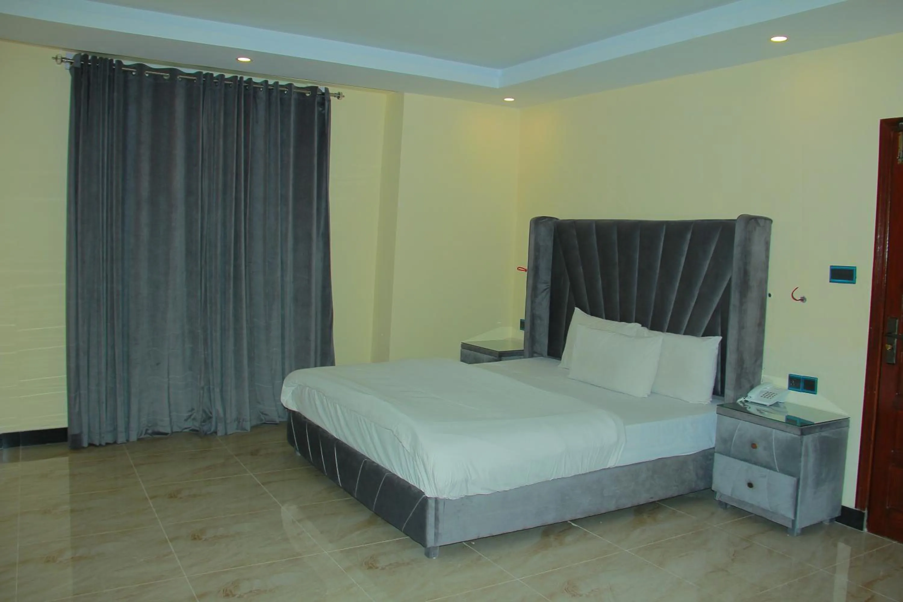 Bedroom, Bed in Move-N-Pick Murree