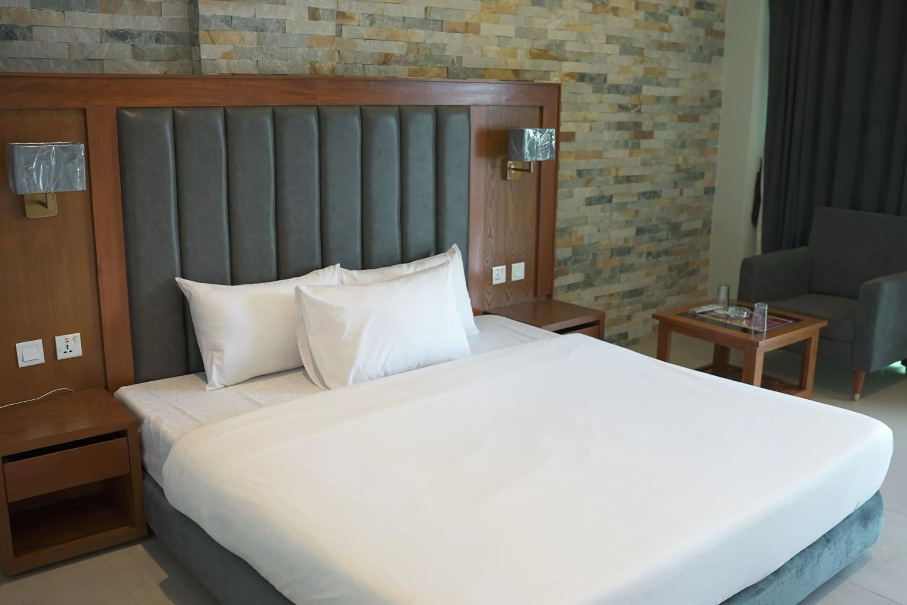 Bedroom, Bed in Move-N-Pick Murree