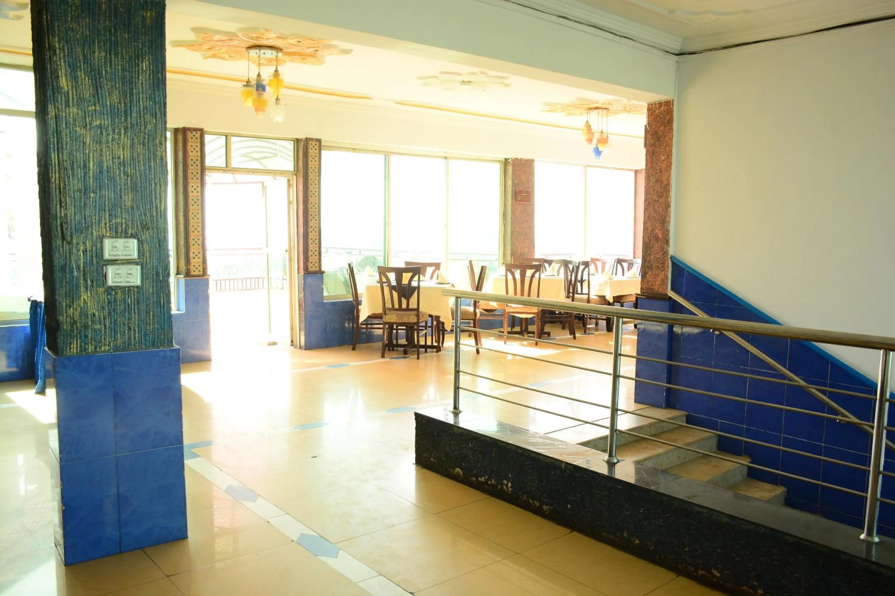 Restaurant/places to eat in Move-N-Pick Murree