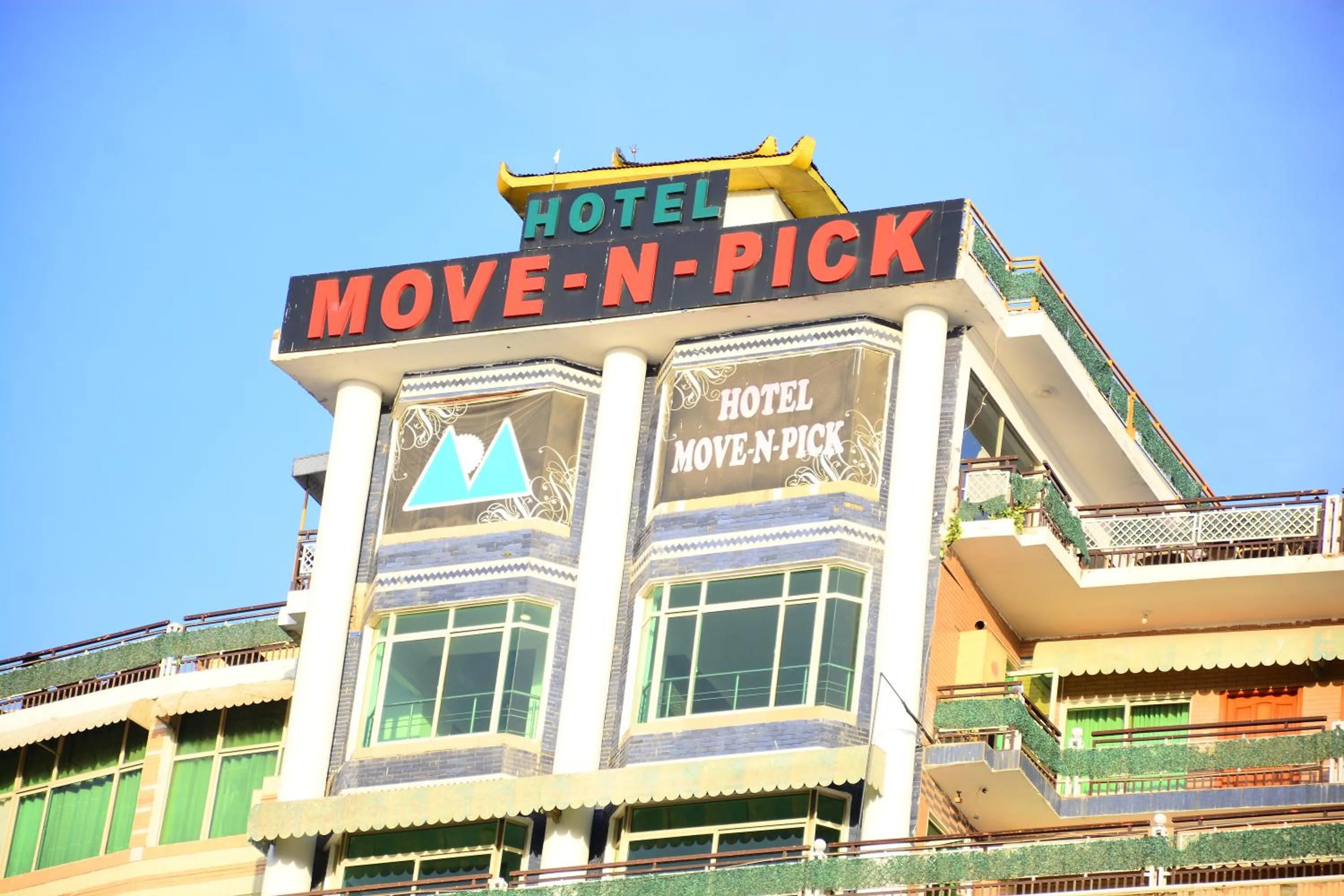 Property building in Move-N-Pick Murree