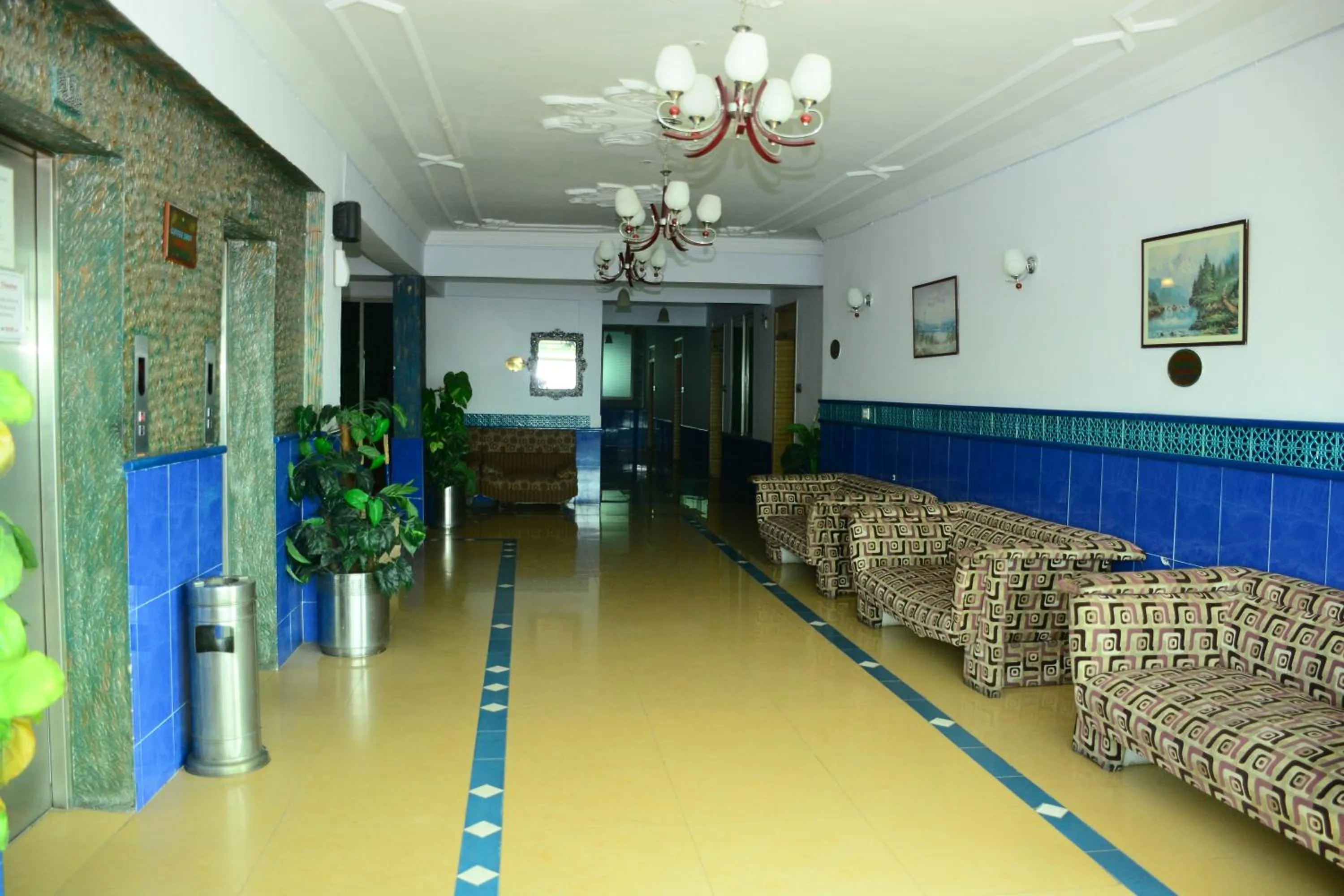 Lobby or reception in Move-N-Pick Murree