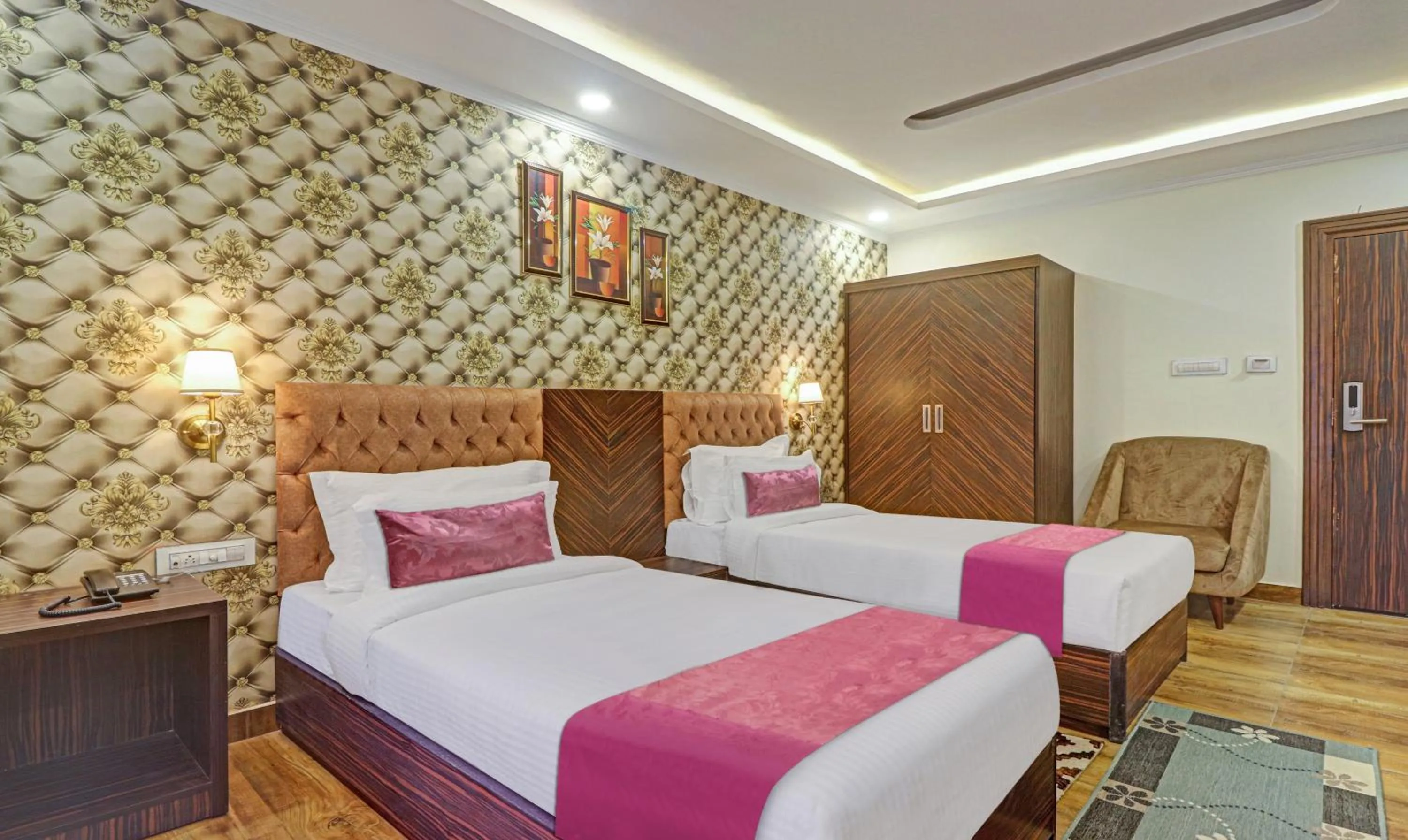 Bed in Hotel Woodville Inn - Hotel in Mcleodganj