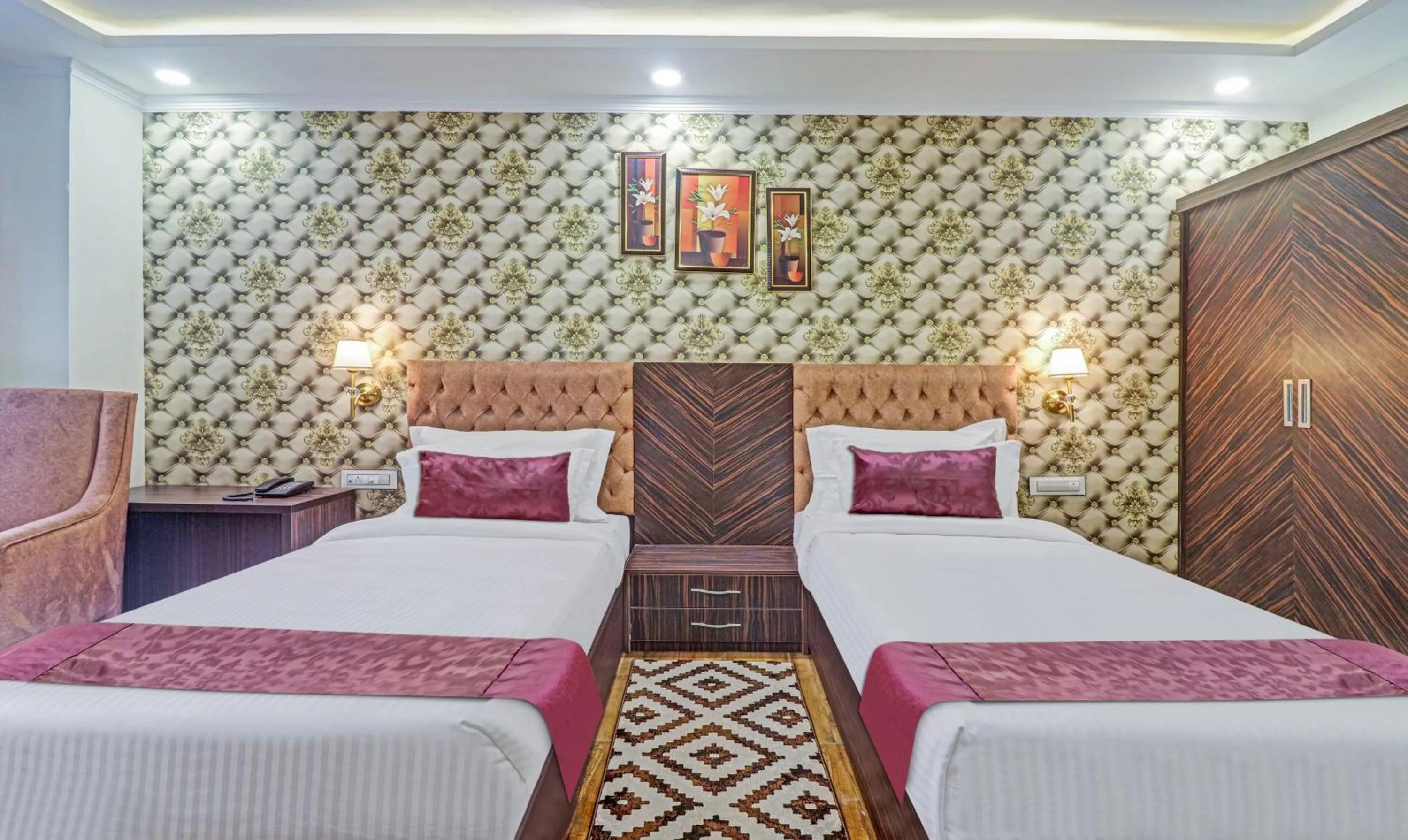 Bed in Hotel Woodville Inn - Hotel in Mcleodganj