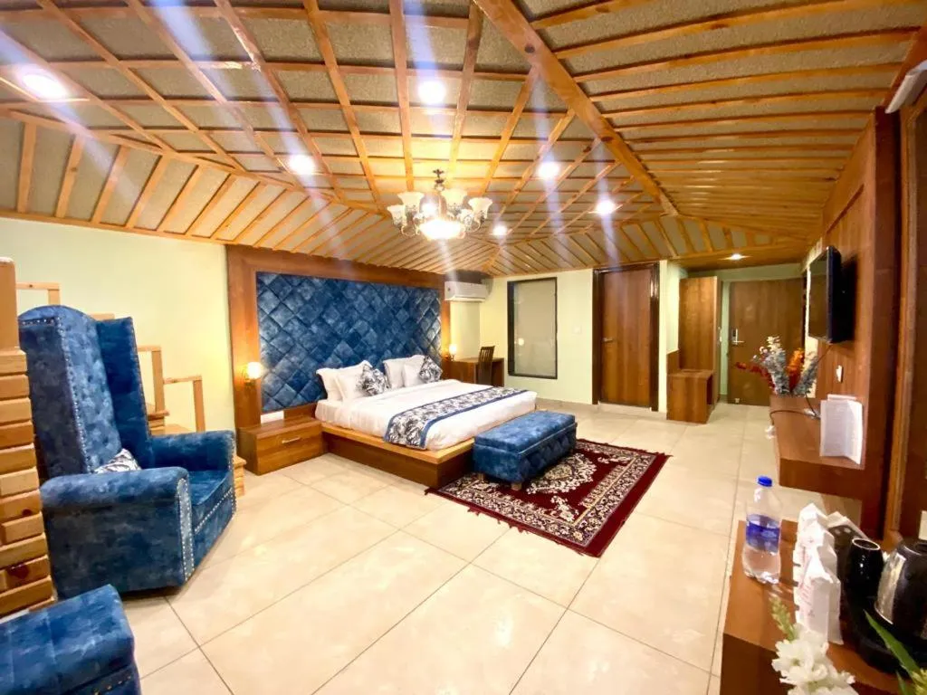 Photo of the whole room, Bed in Hotel Woodville Inn - Hotel in Mcleodganj