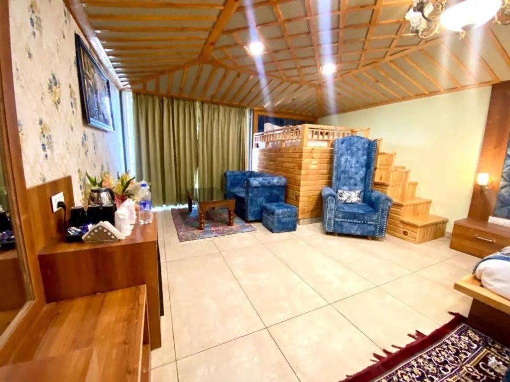 TV and multimedia in Hotel Woodville Inn - Hotel in Mcleodganj