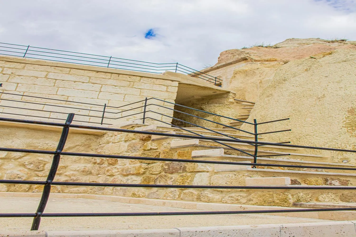 Property building in Junior Ottoman Cave