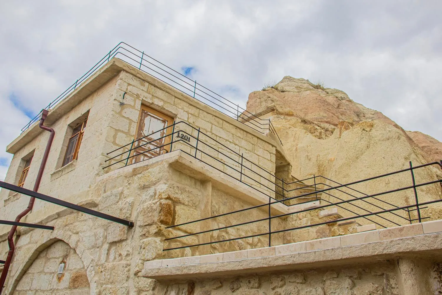 Property building in Junior Ottoman Cave